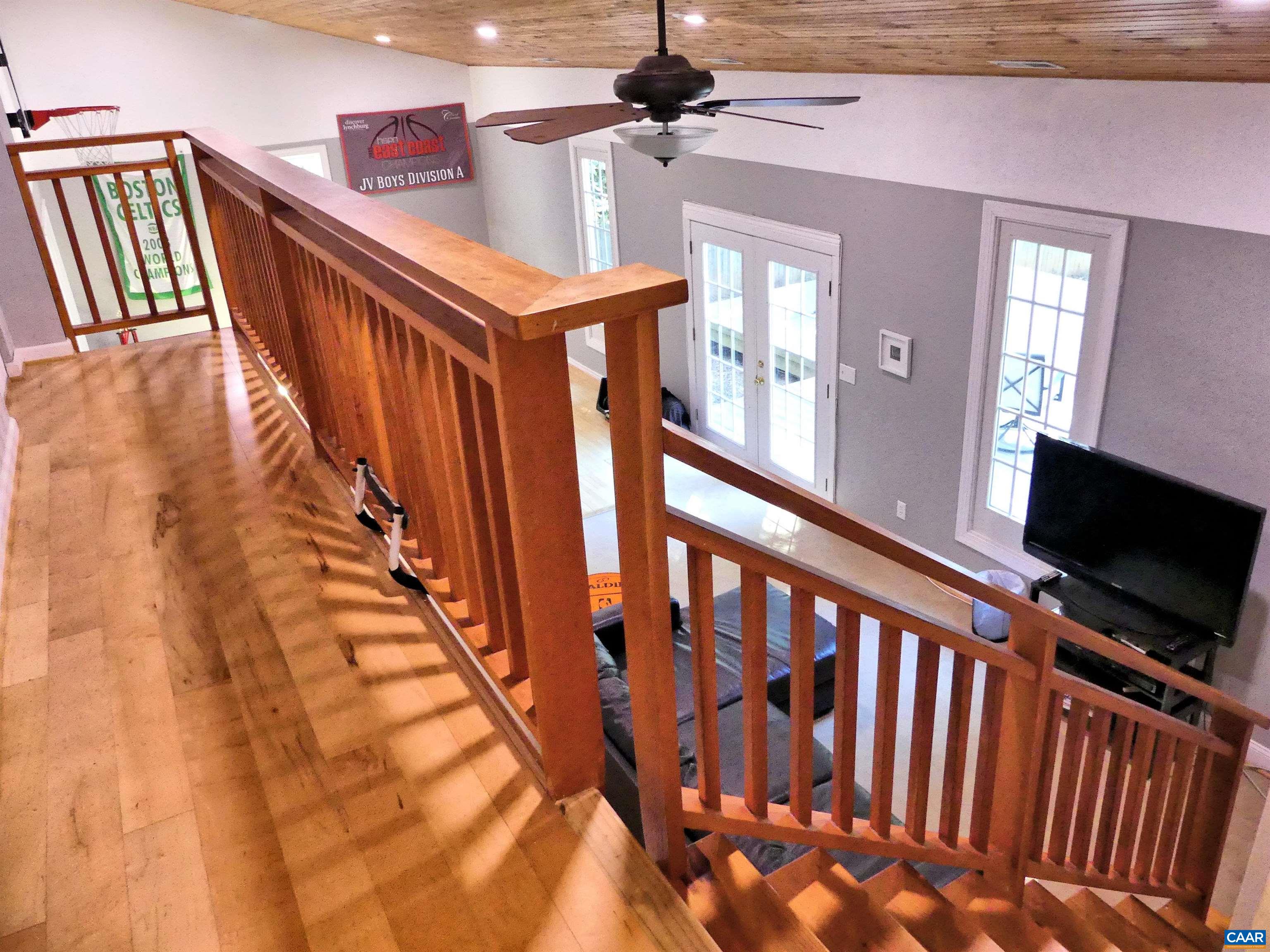 4599 WOODS EDGE CT