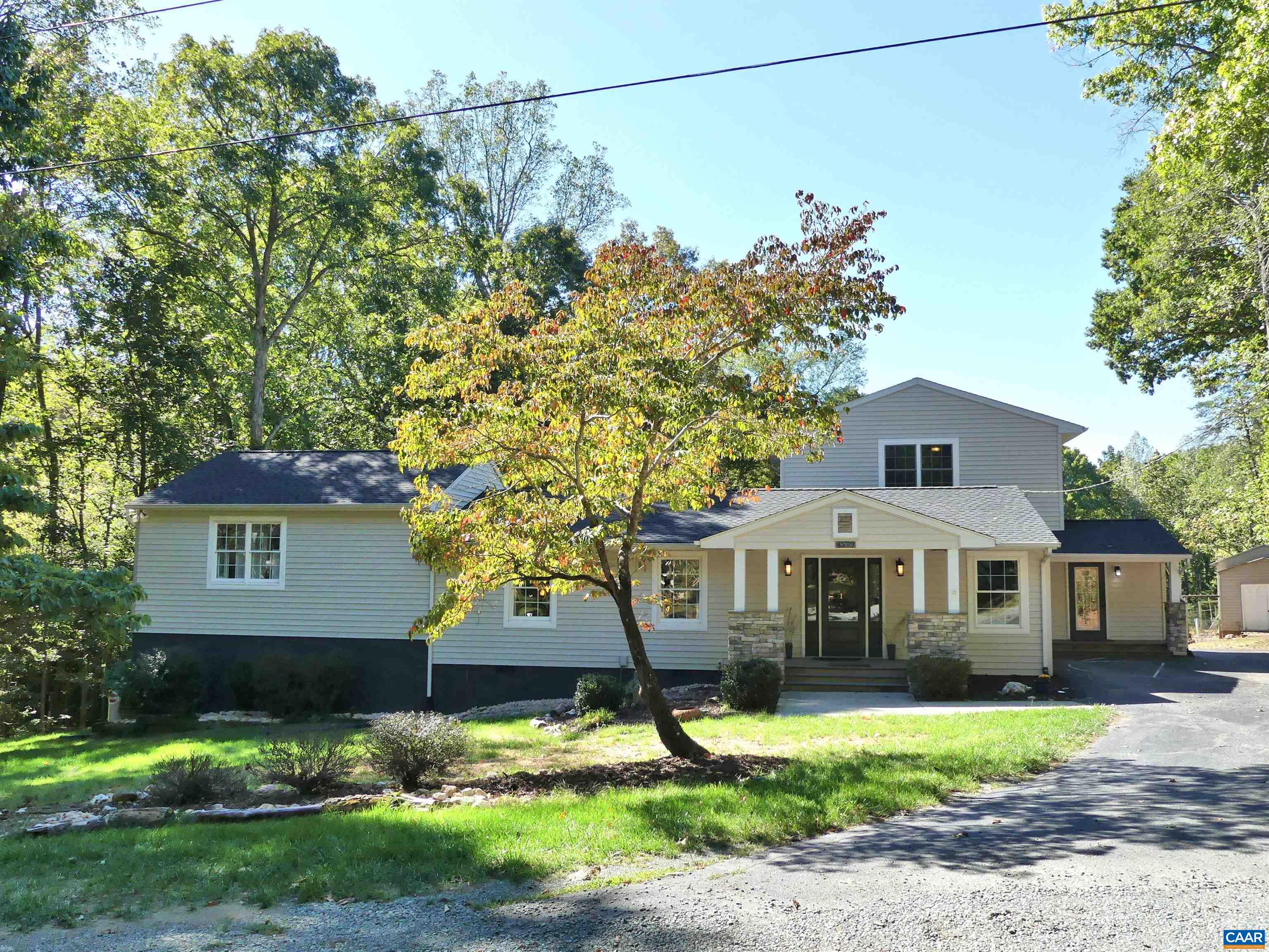 4599 WOODS EDGE CT