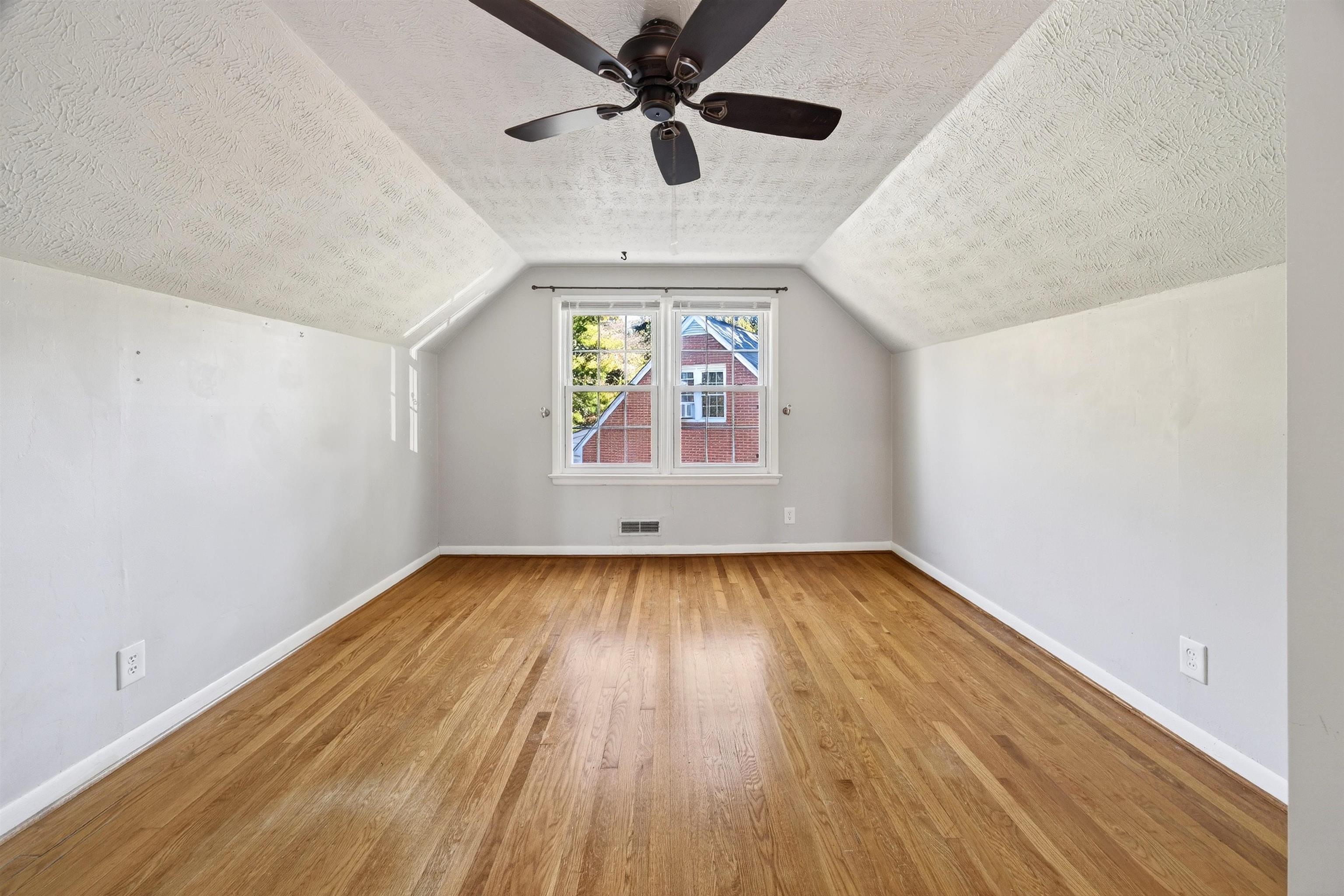 19 N LYNNHAVEN DR