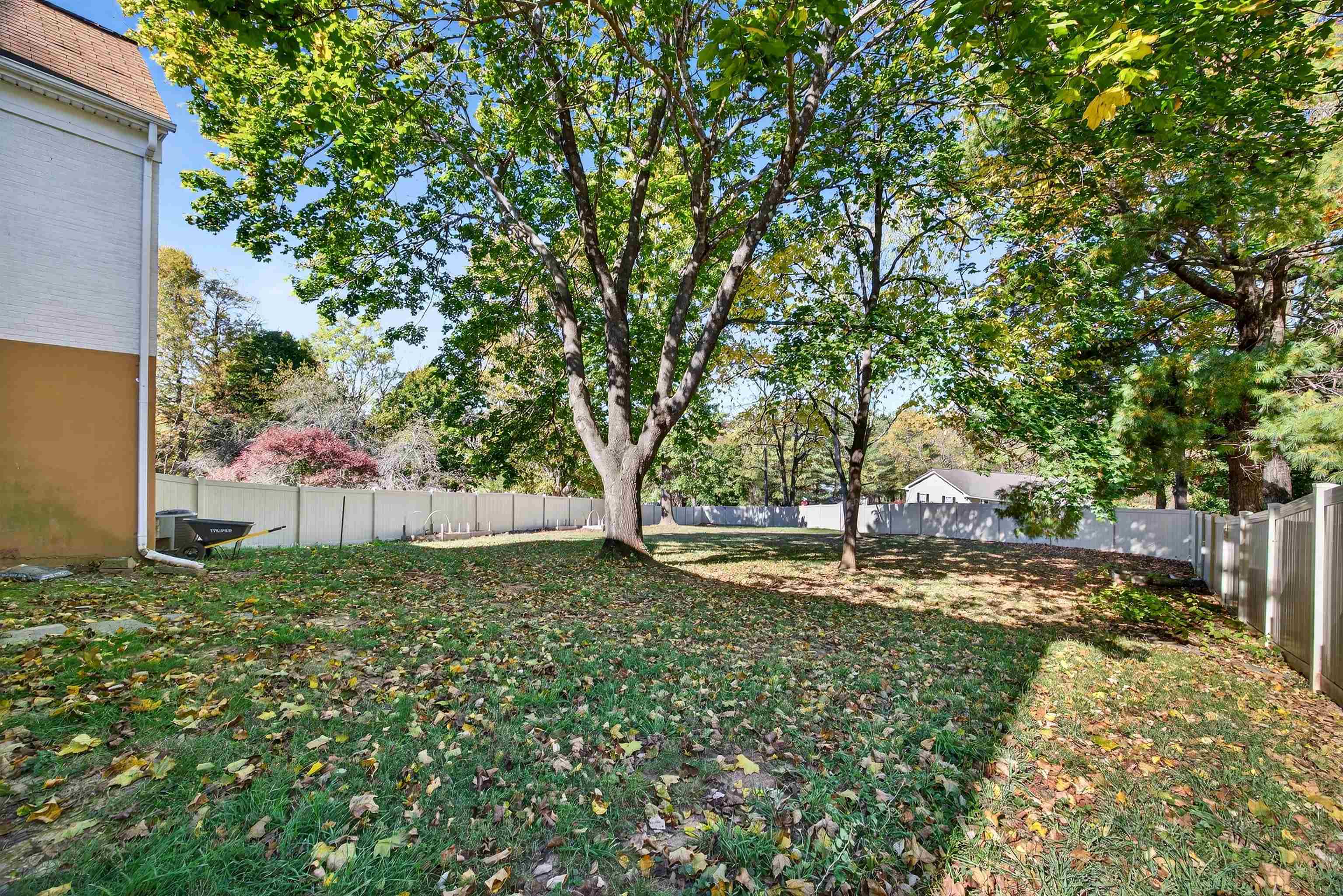 19 N LYNNHAVEN DR