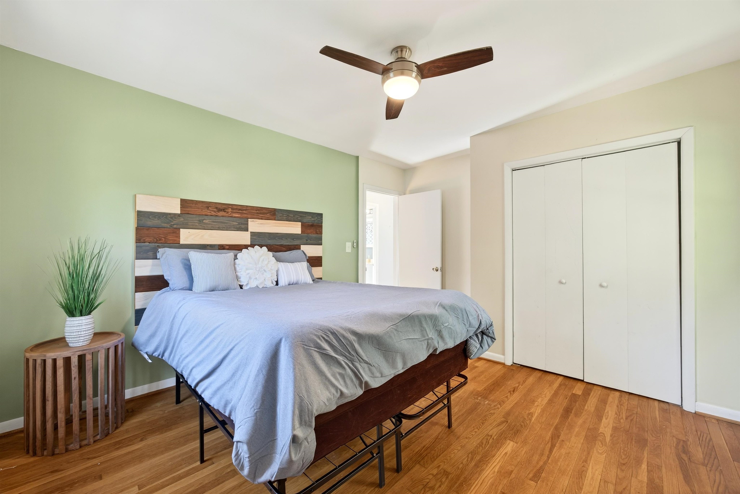 19 N LYNNHAVEN DR