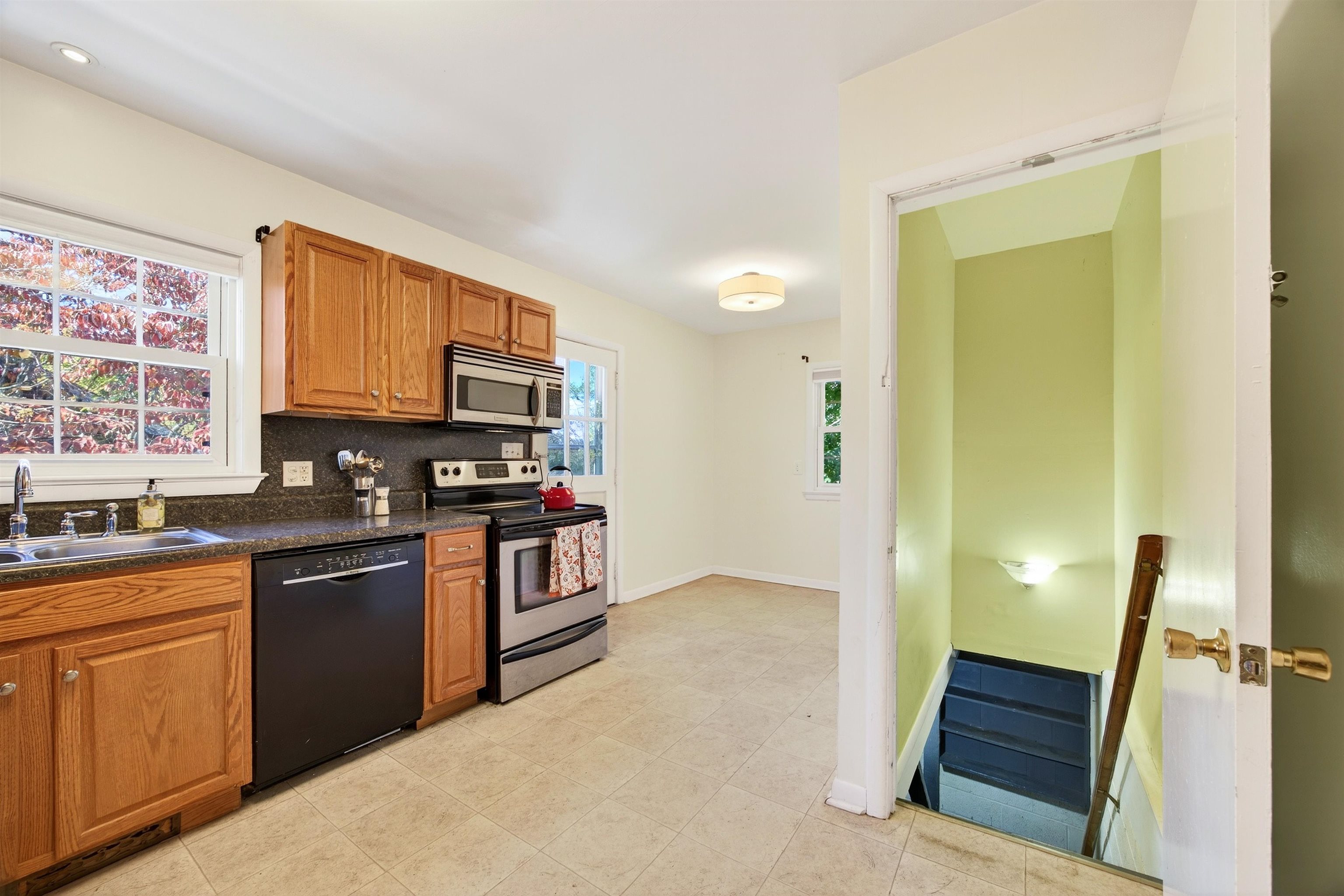 19 N LYNNHAVEN DR