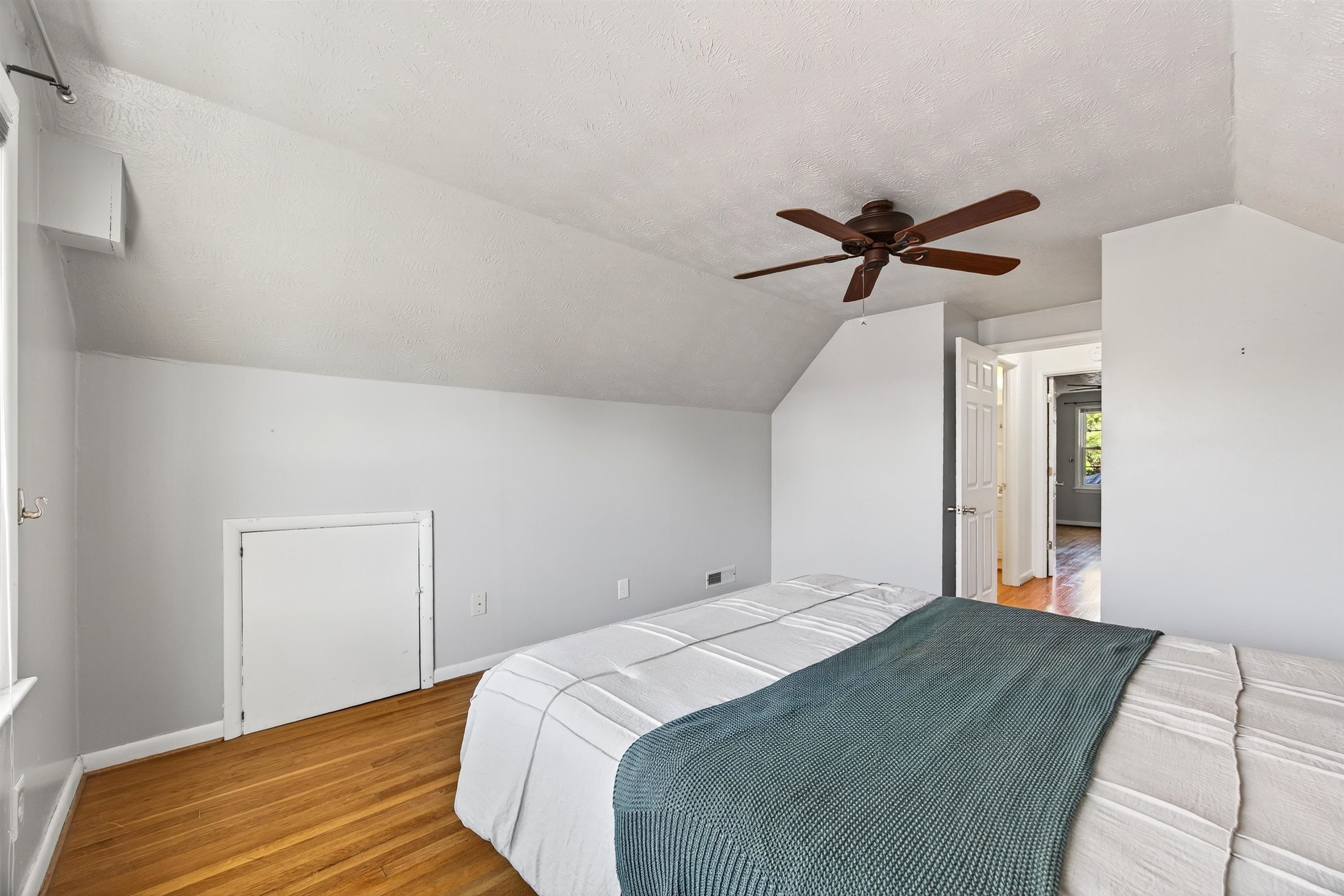 19 N LYNNHAVEN DR
