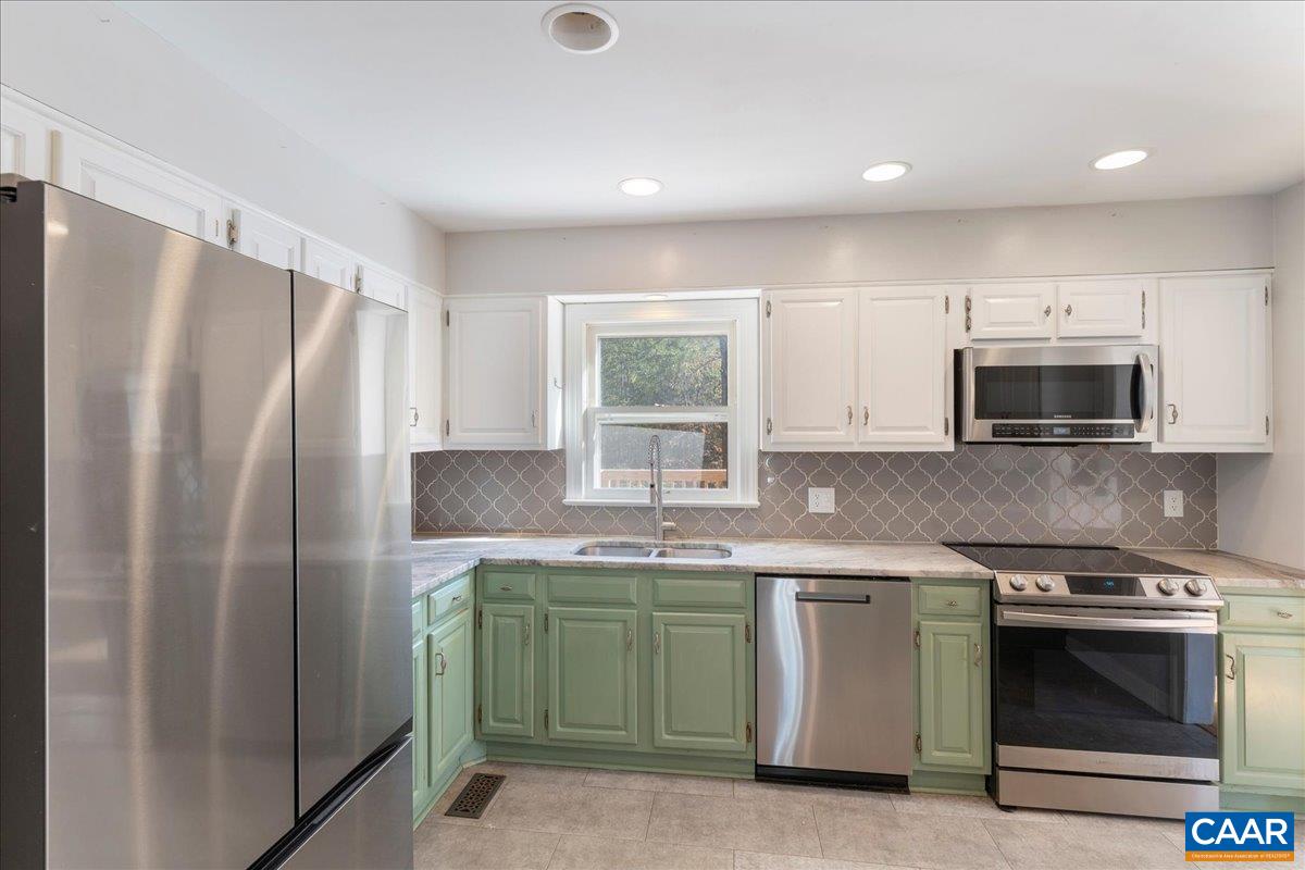 555 GILLUMS RIDGE RD