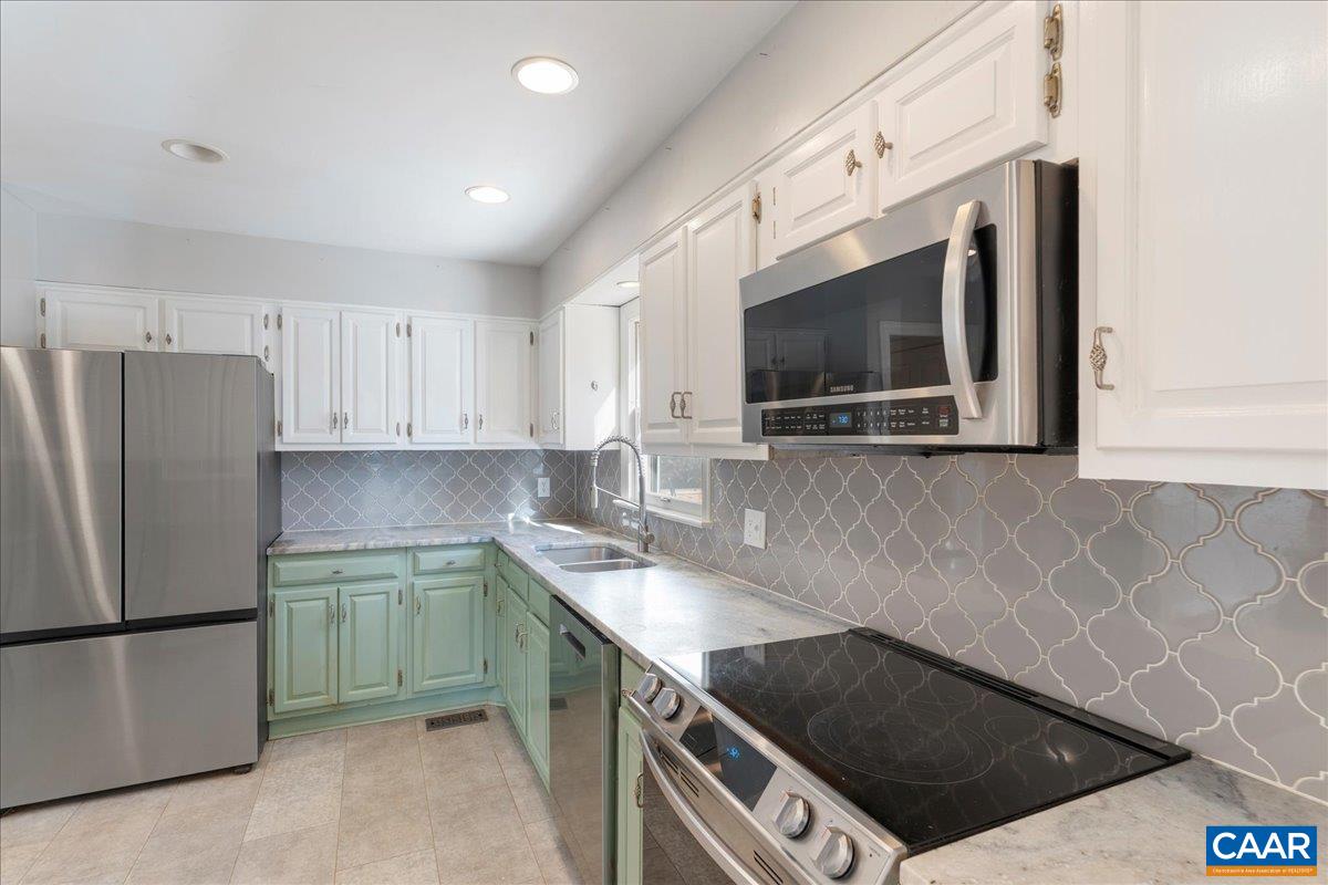 555 GILLUMS RIDGE RD