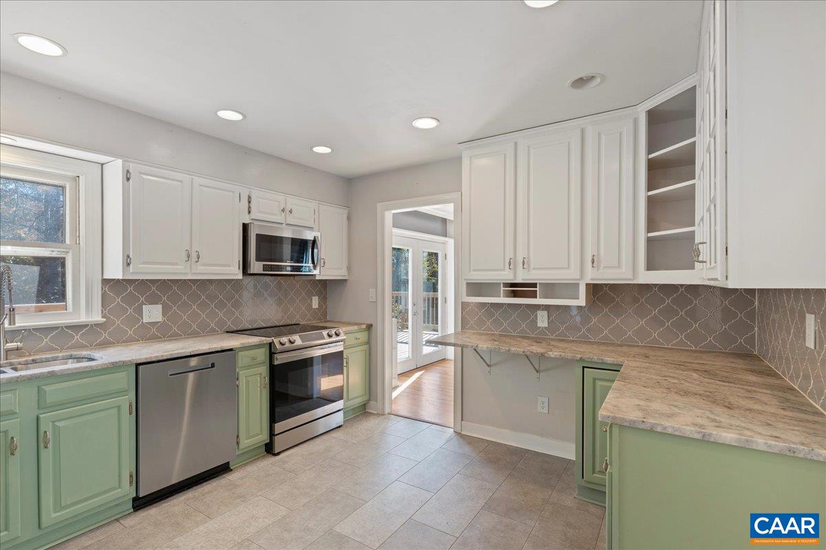 555 GILLUMS RIDGE RD