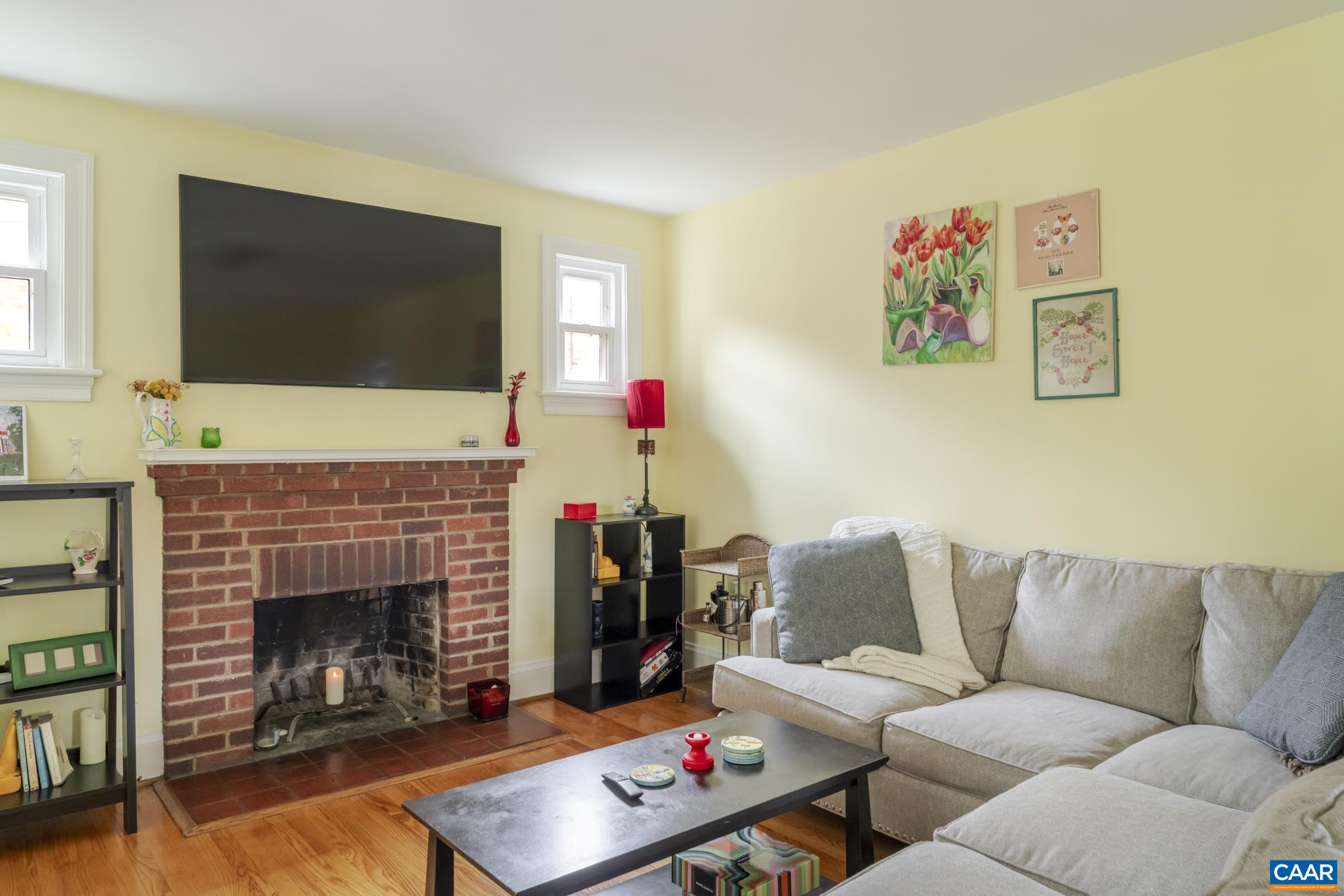 203 RAYMOND AVE