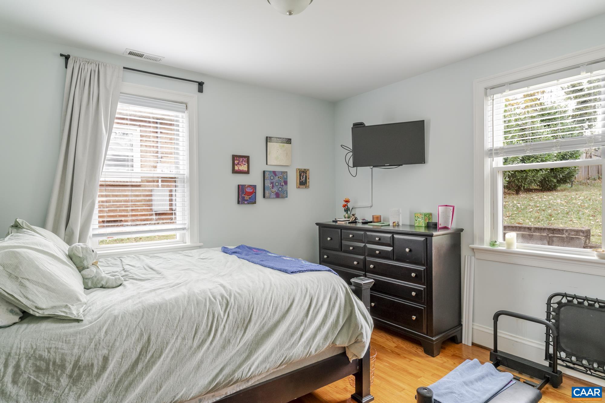 203 RAYMOND AVE