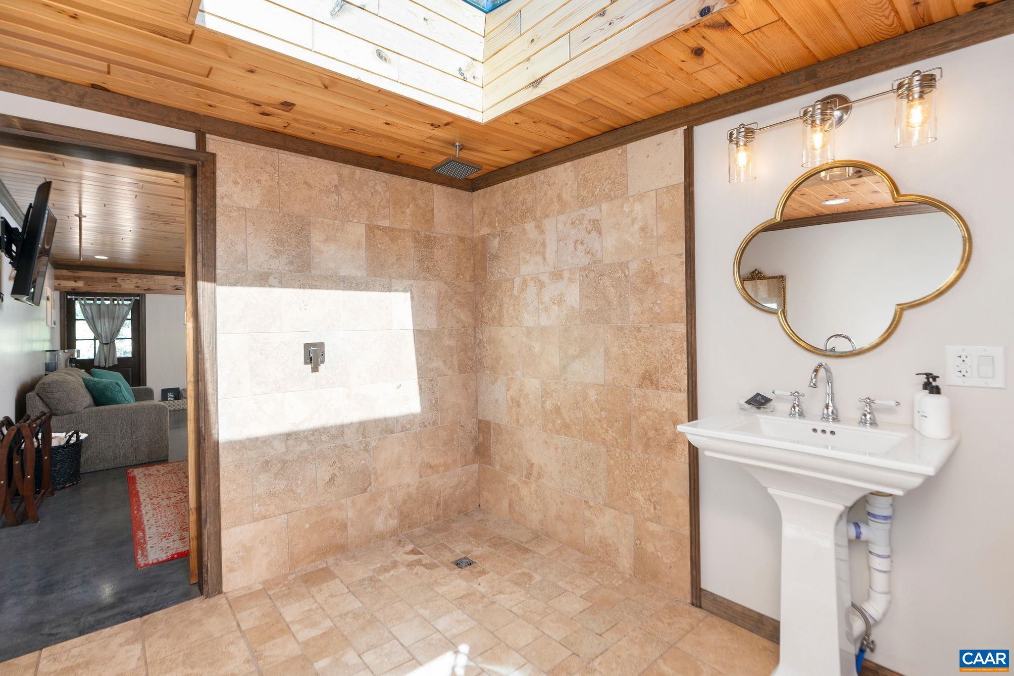 1562 Afton Mountain Rd