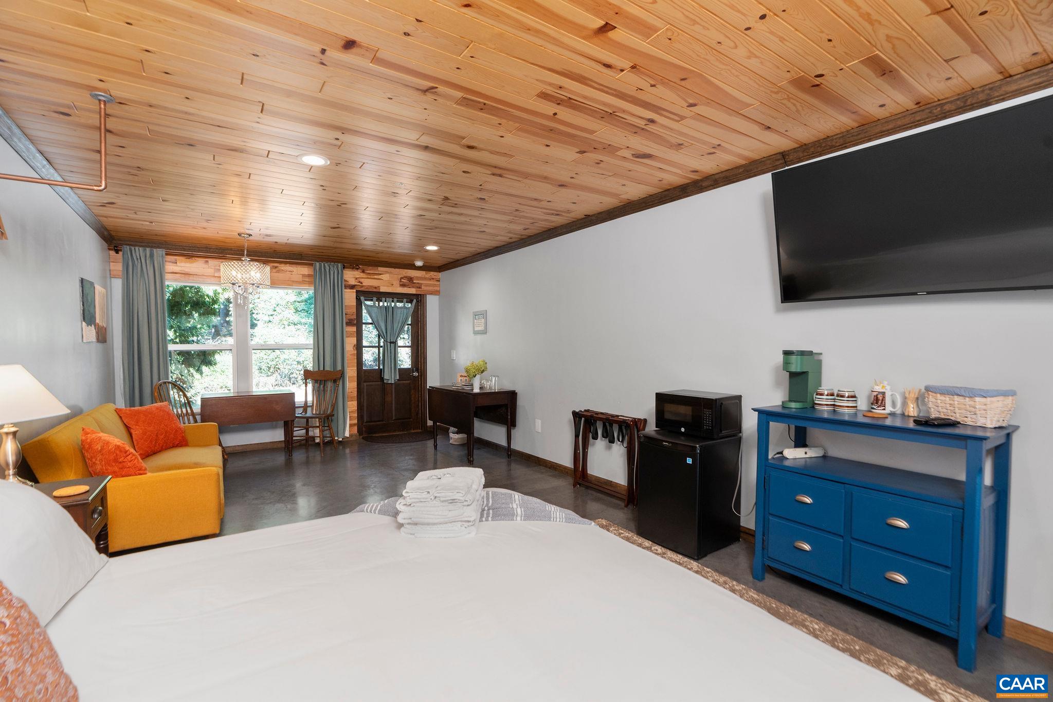1562 Afton Mountain Rd