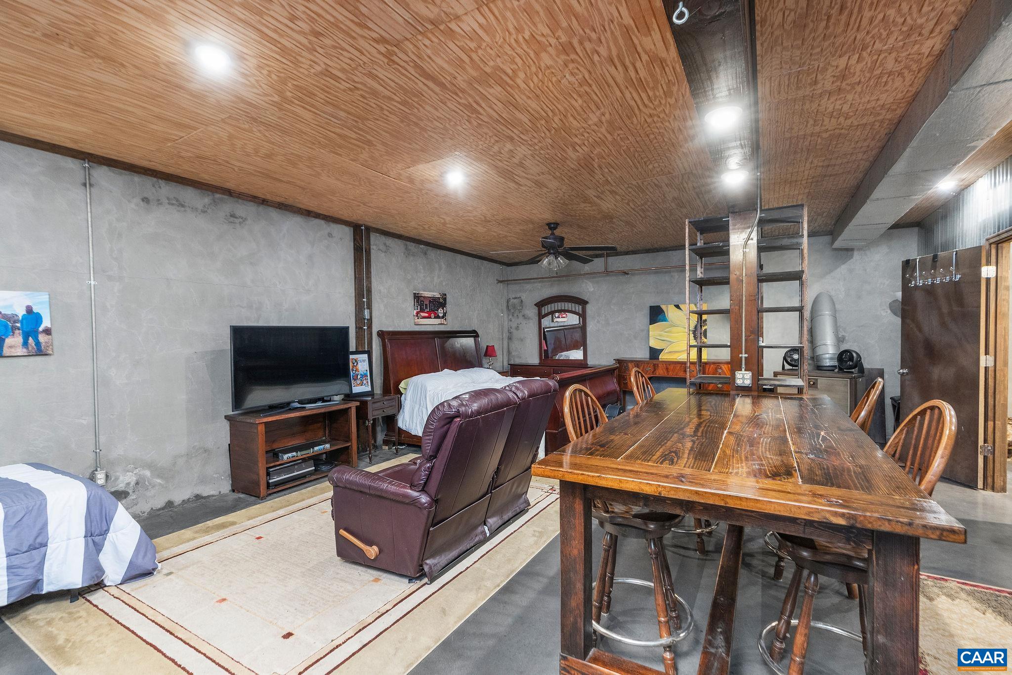 1562 Afton Mountain Rd