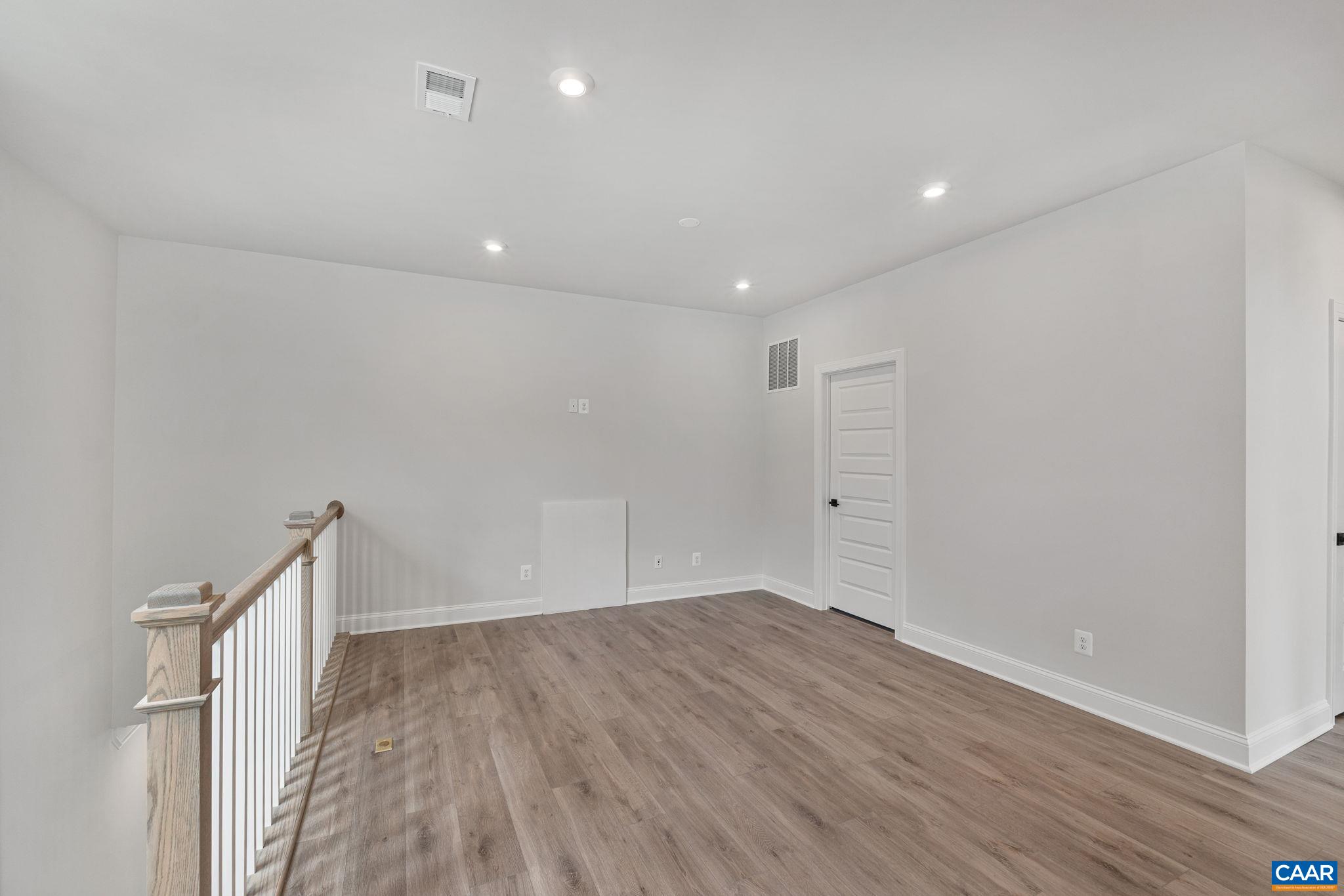 1365 LACONIA LN