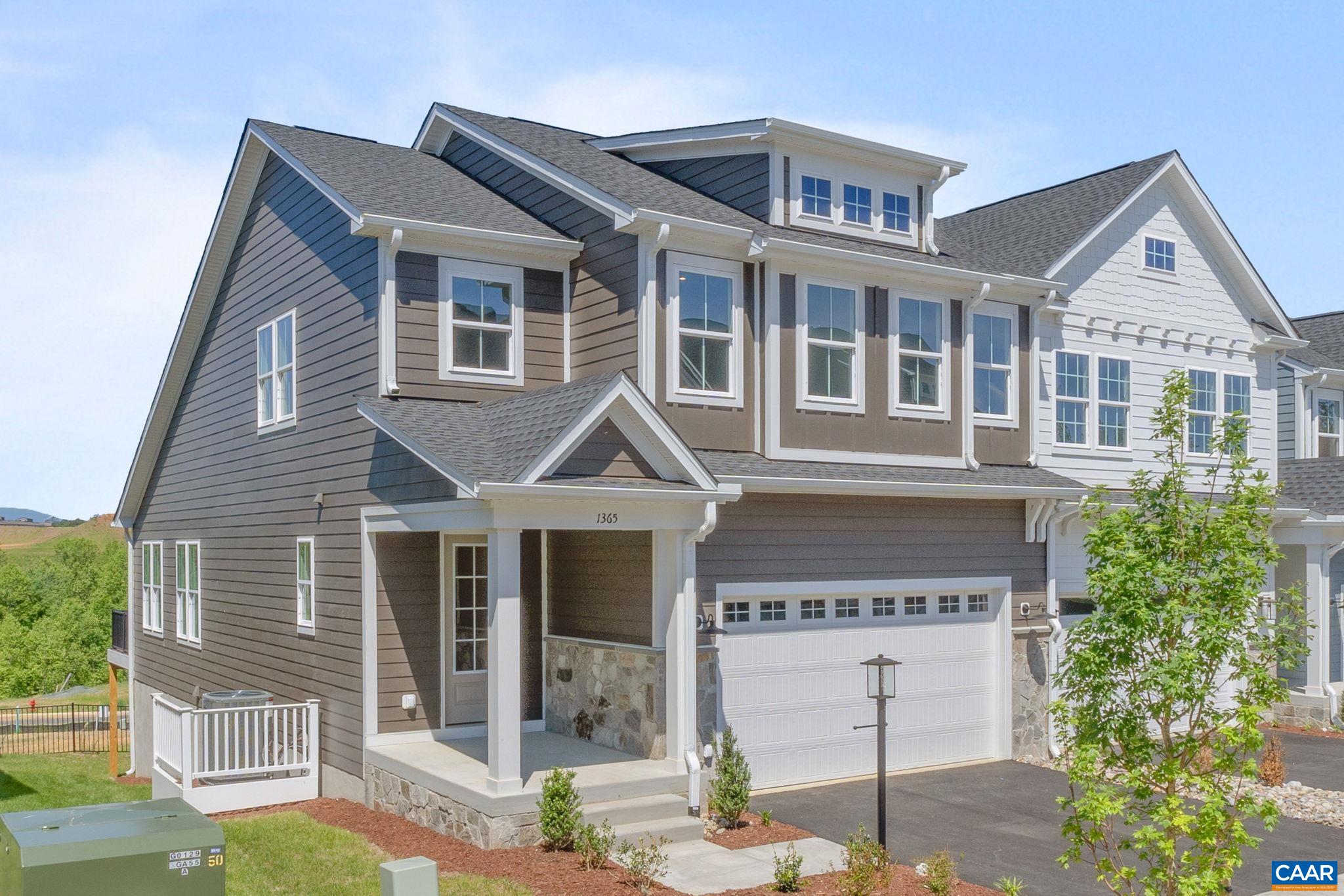 1365 LACONIA LN