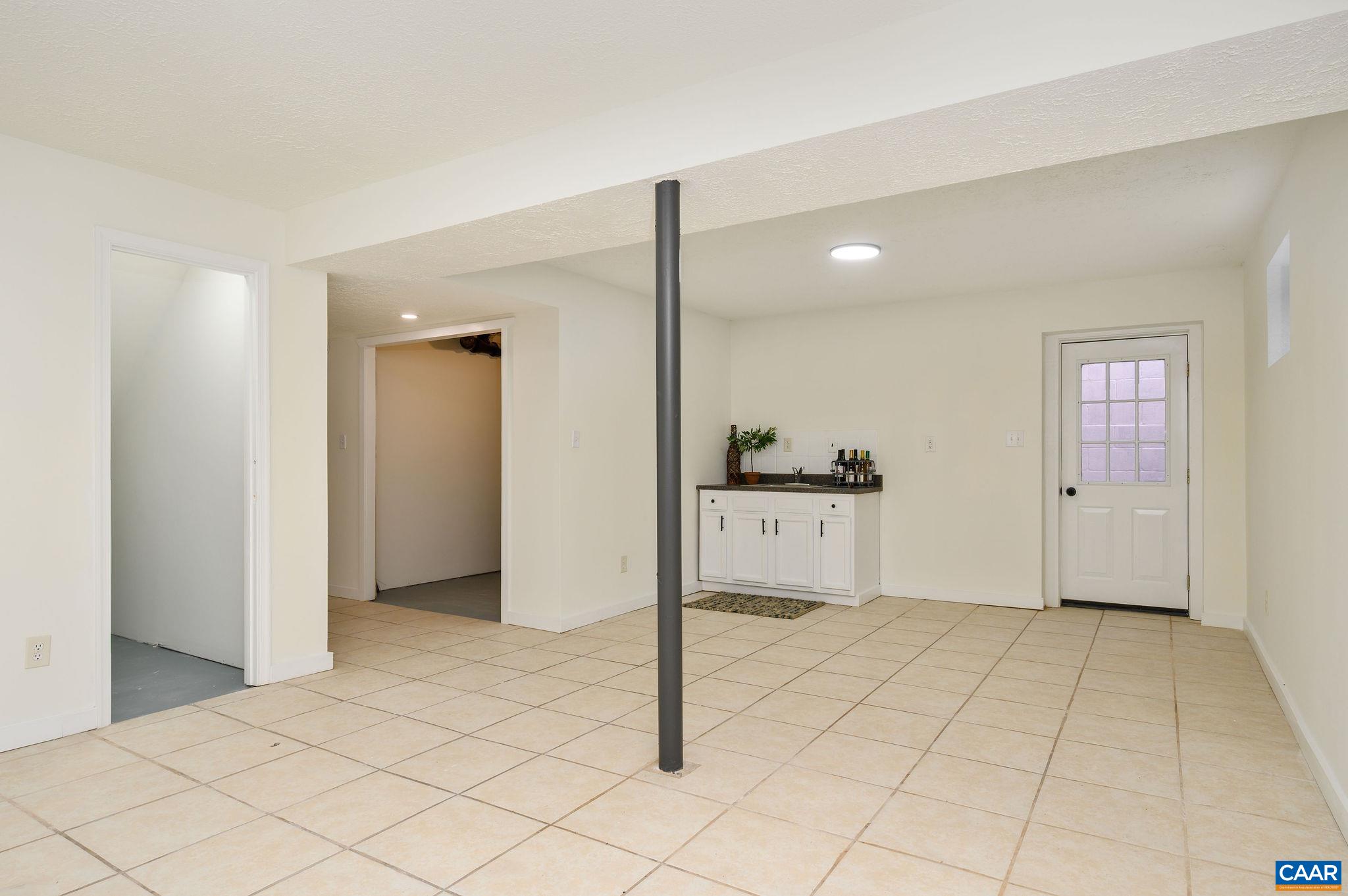 2304 SHELBY DR