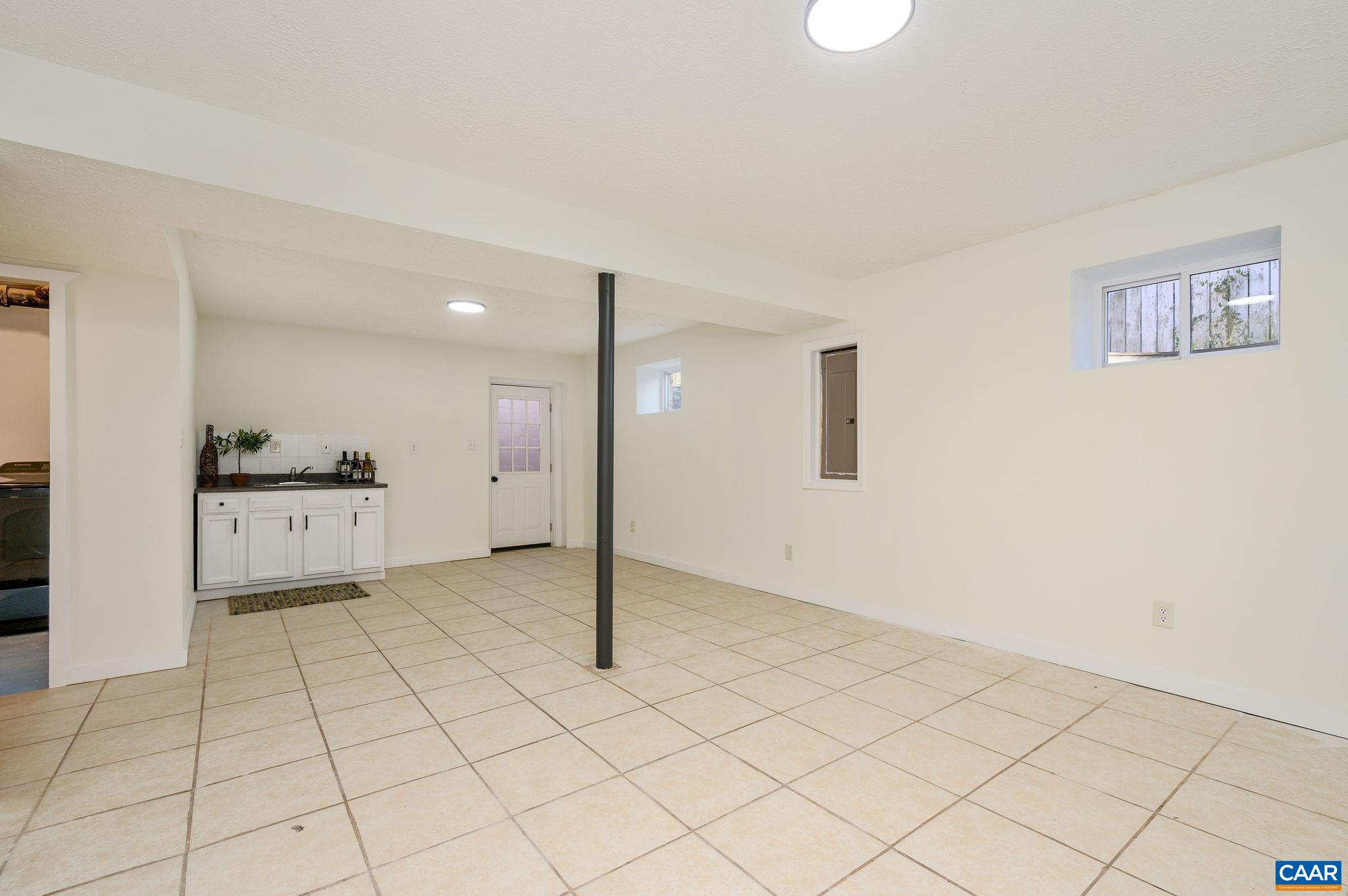2304 SHELBY DR