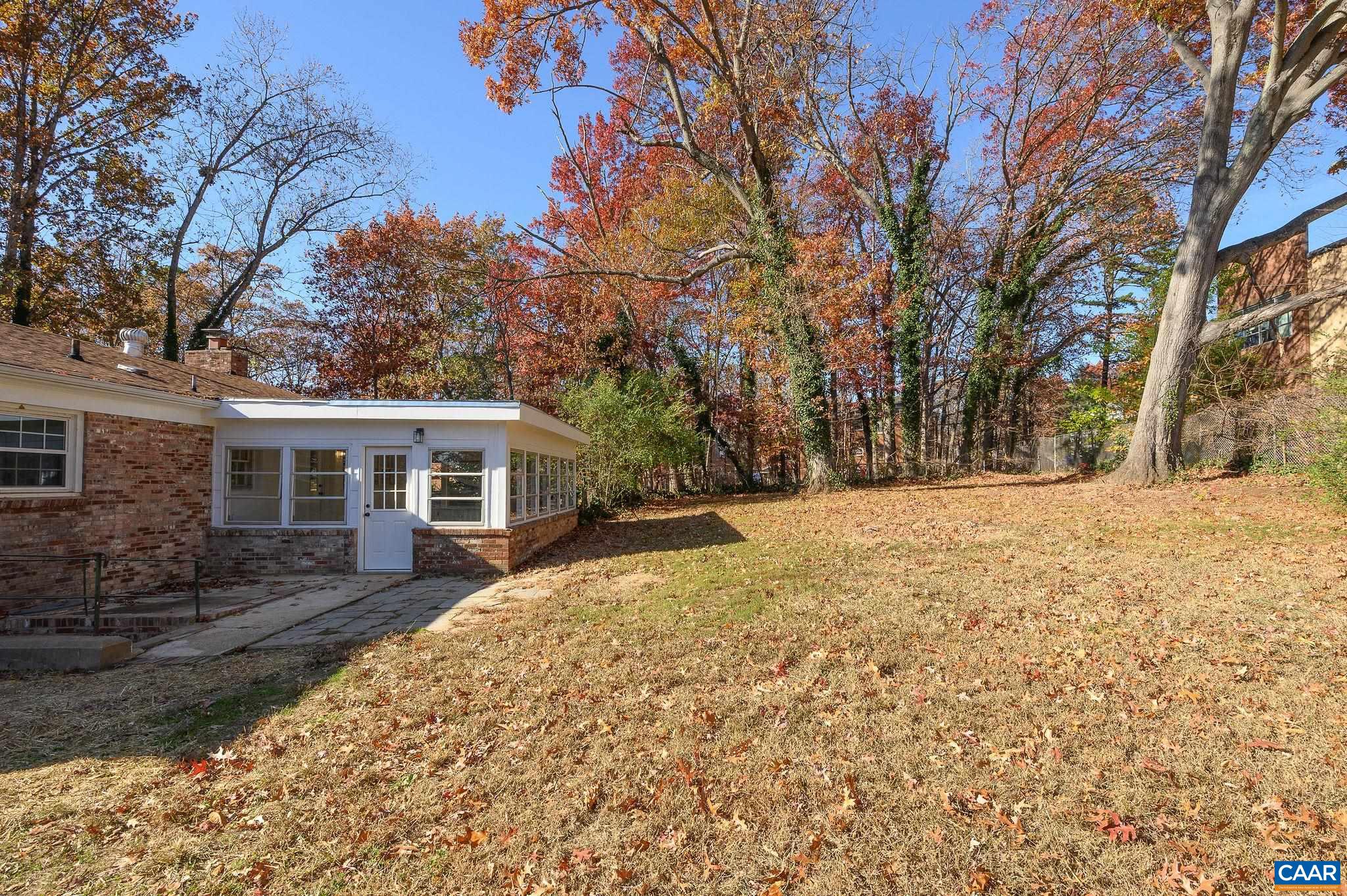 2304 SHELBY DR
