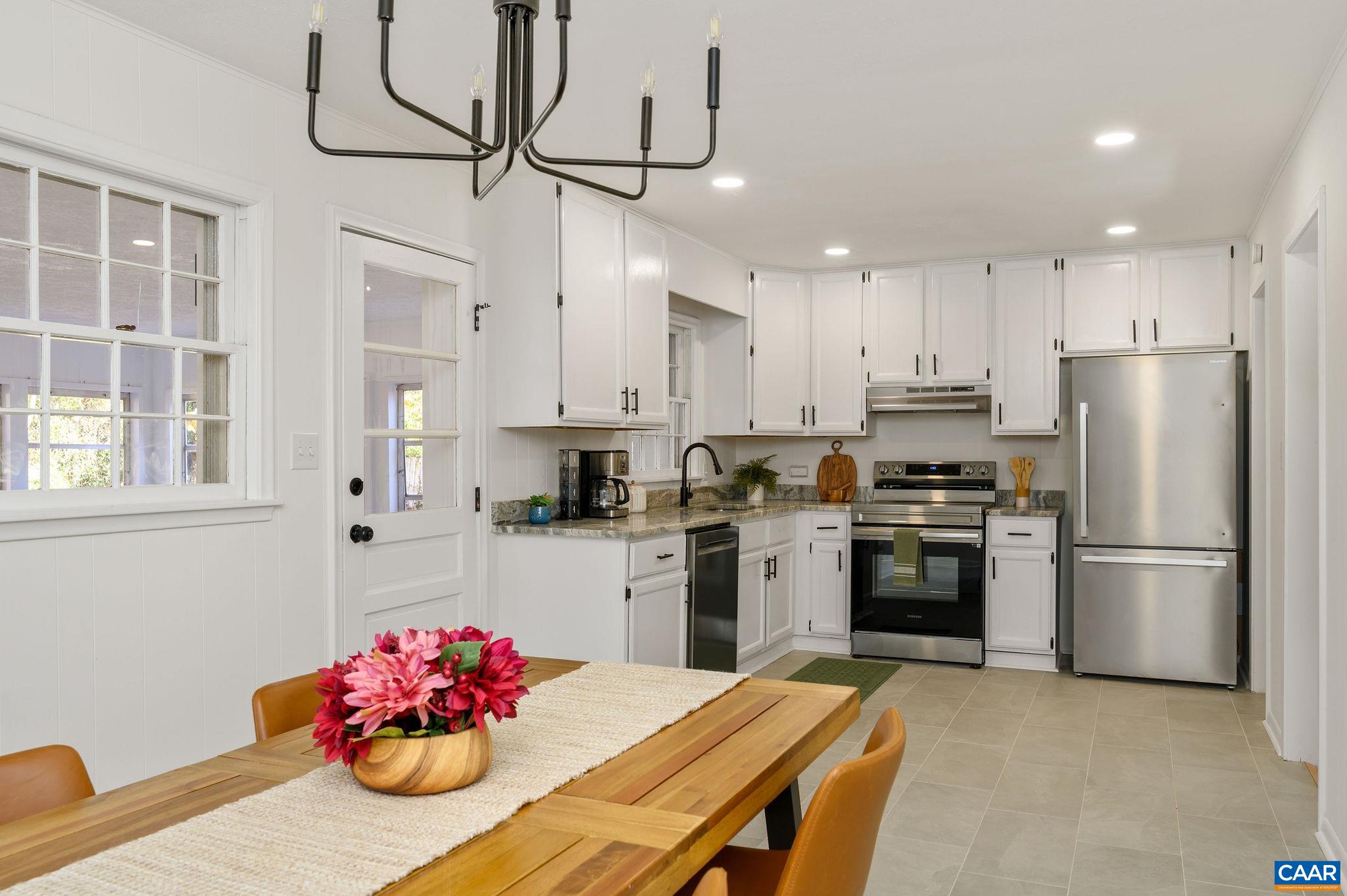 2304 SHELBY DR