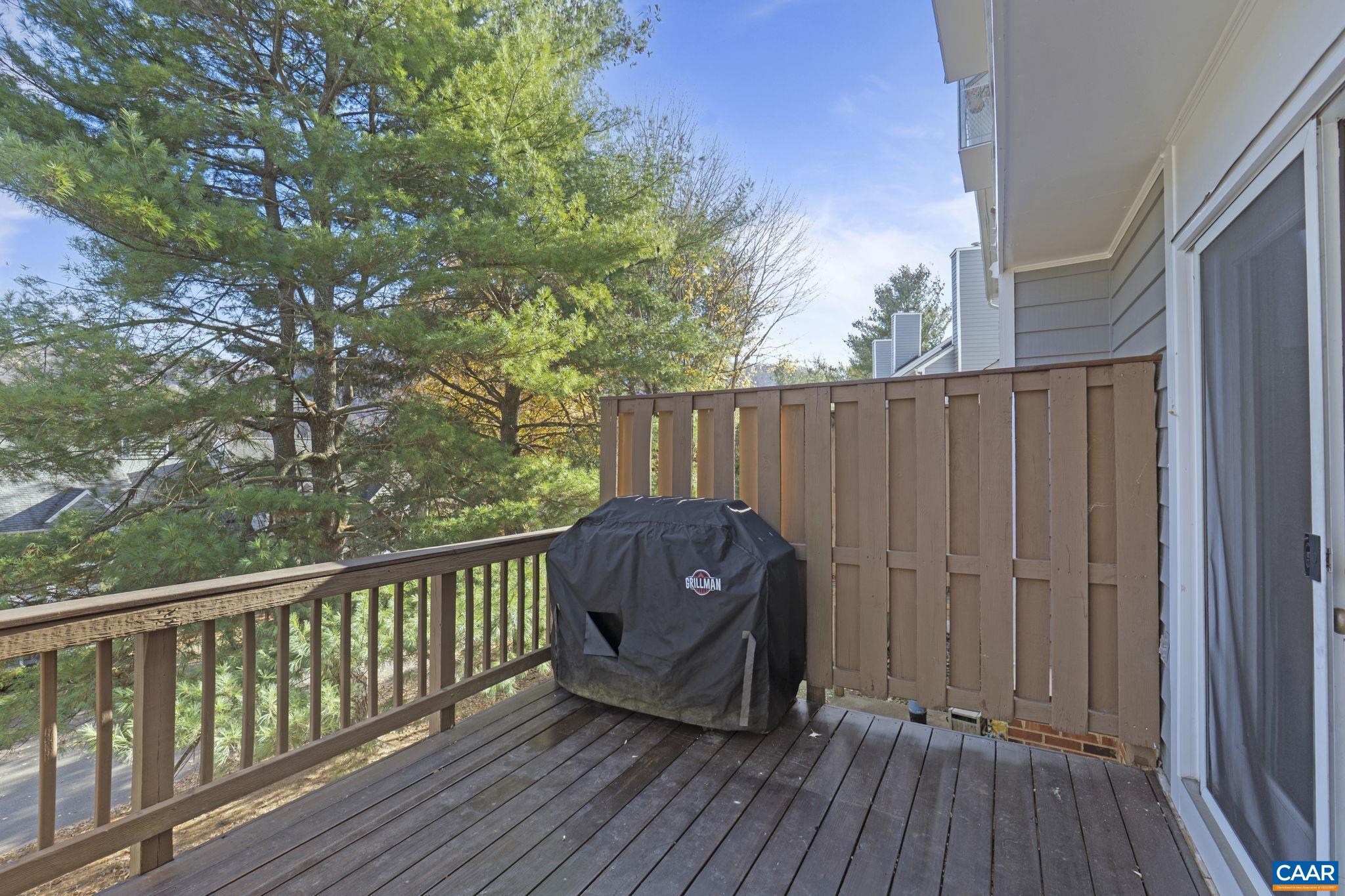 1265 MAPLE VIEW DR