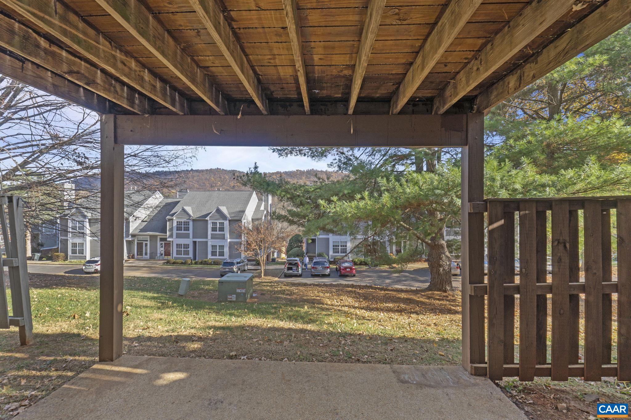1265 MAPLE VIEW DR