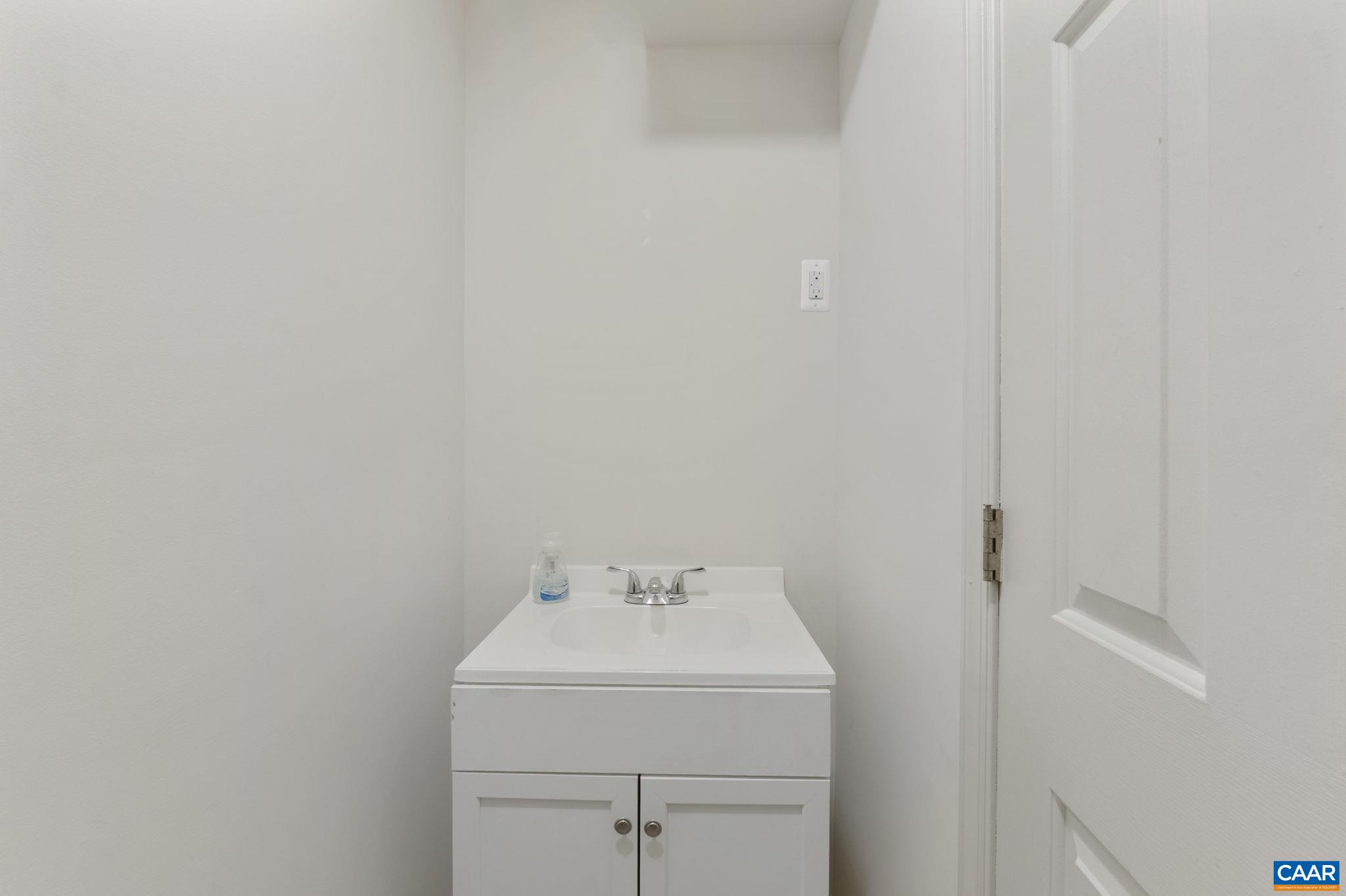 1265 MAPLE VIEW DR