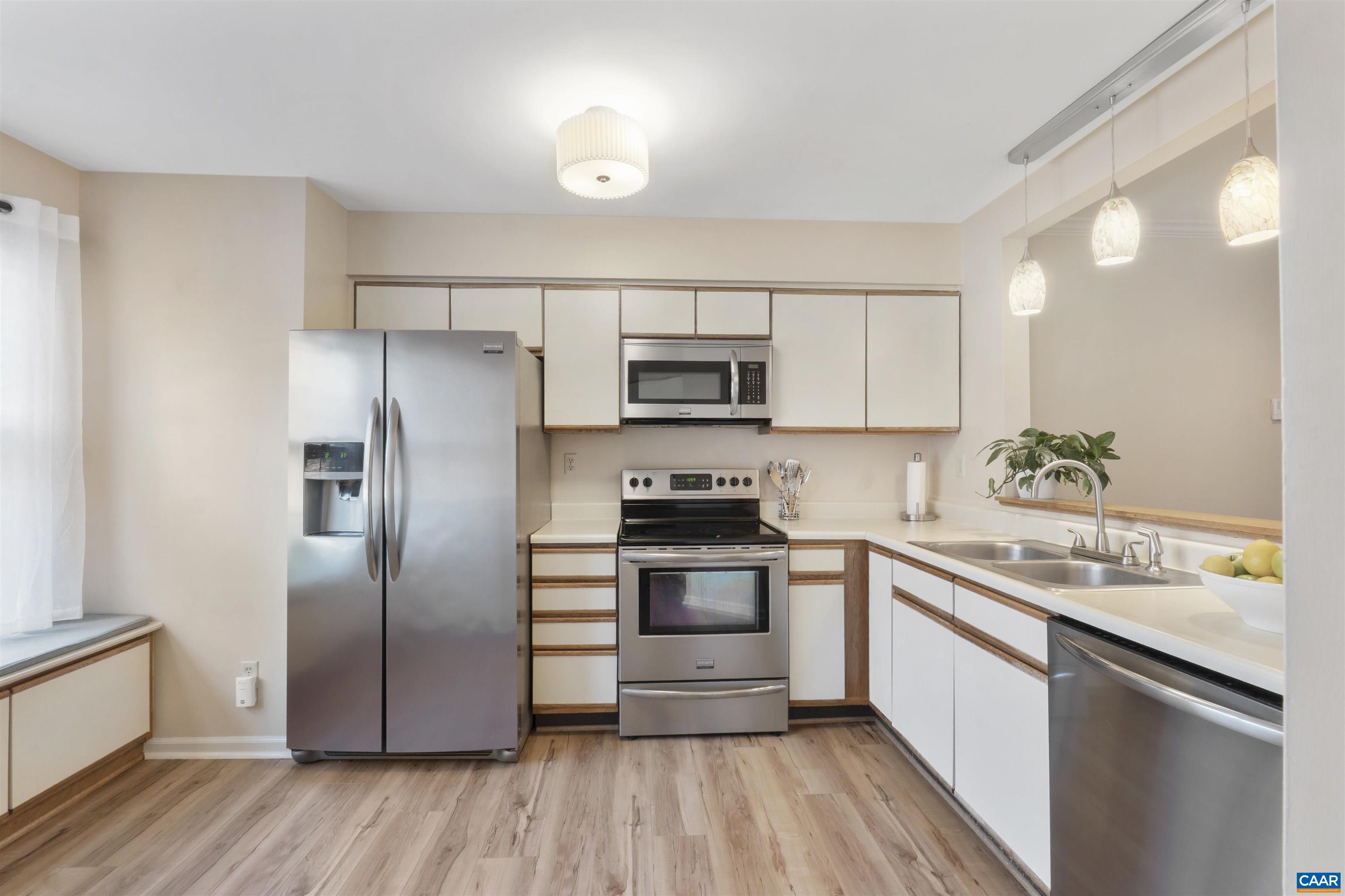 1265 MAPLE VIEW DR