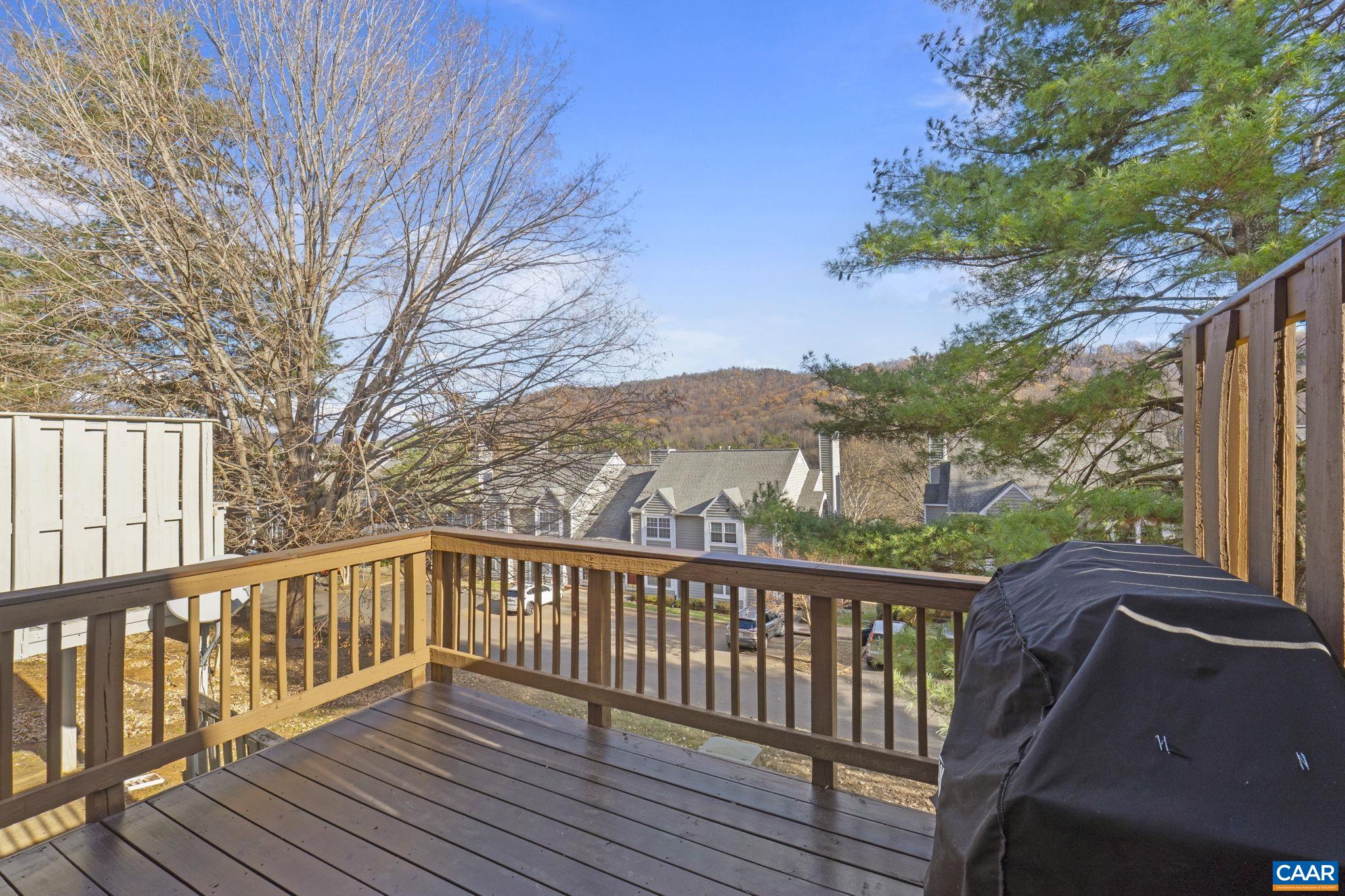 1265 MAPLE VIEW DR