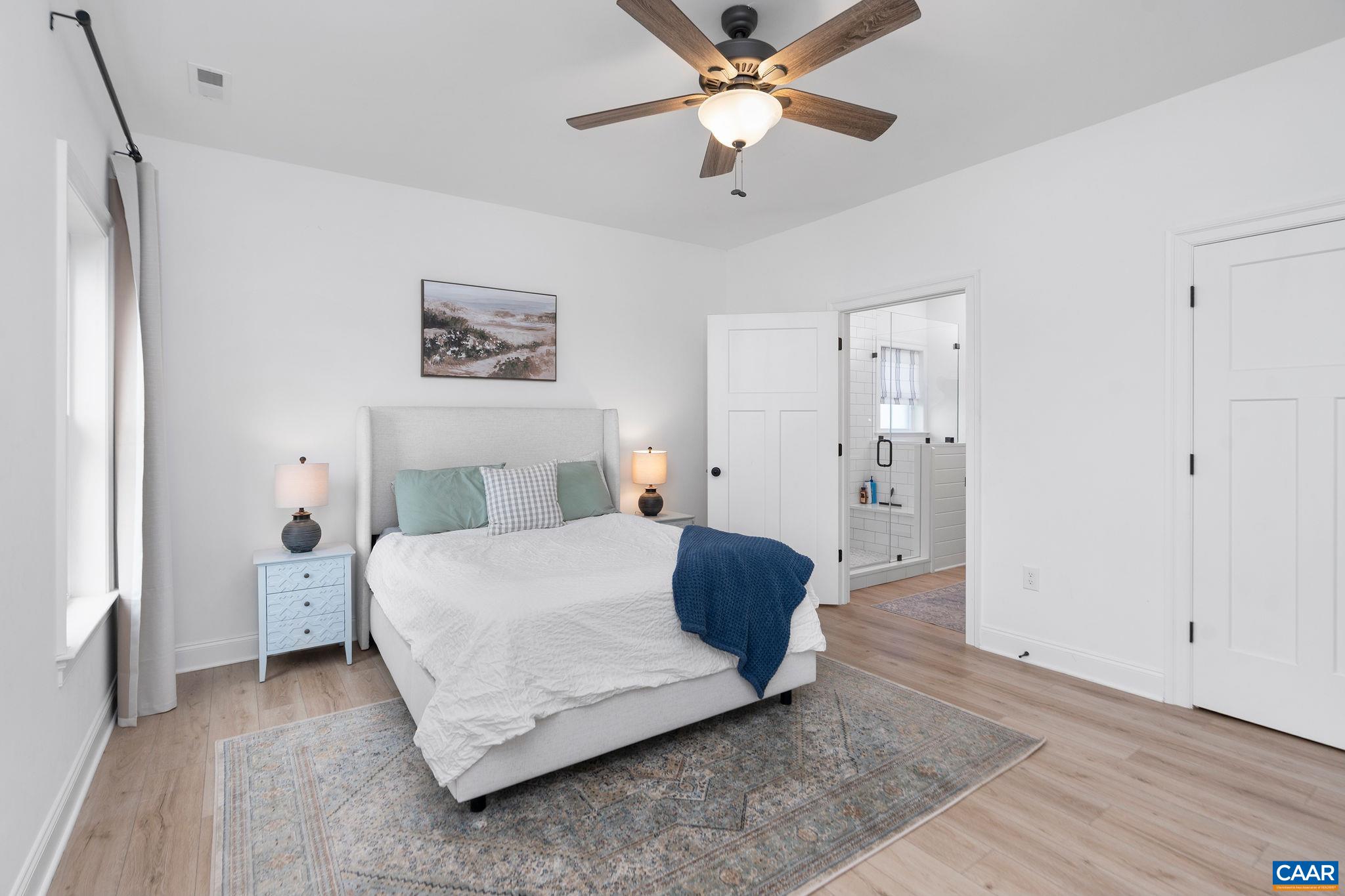 12 LAURA JEAN CT