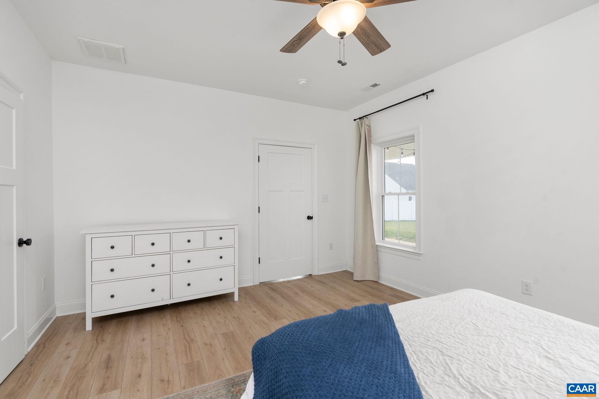 12 LAURA JEAN CT