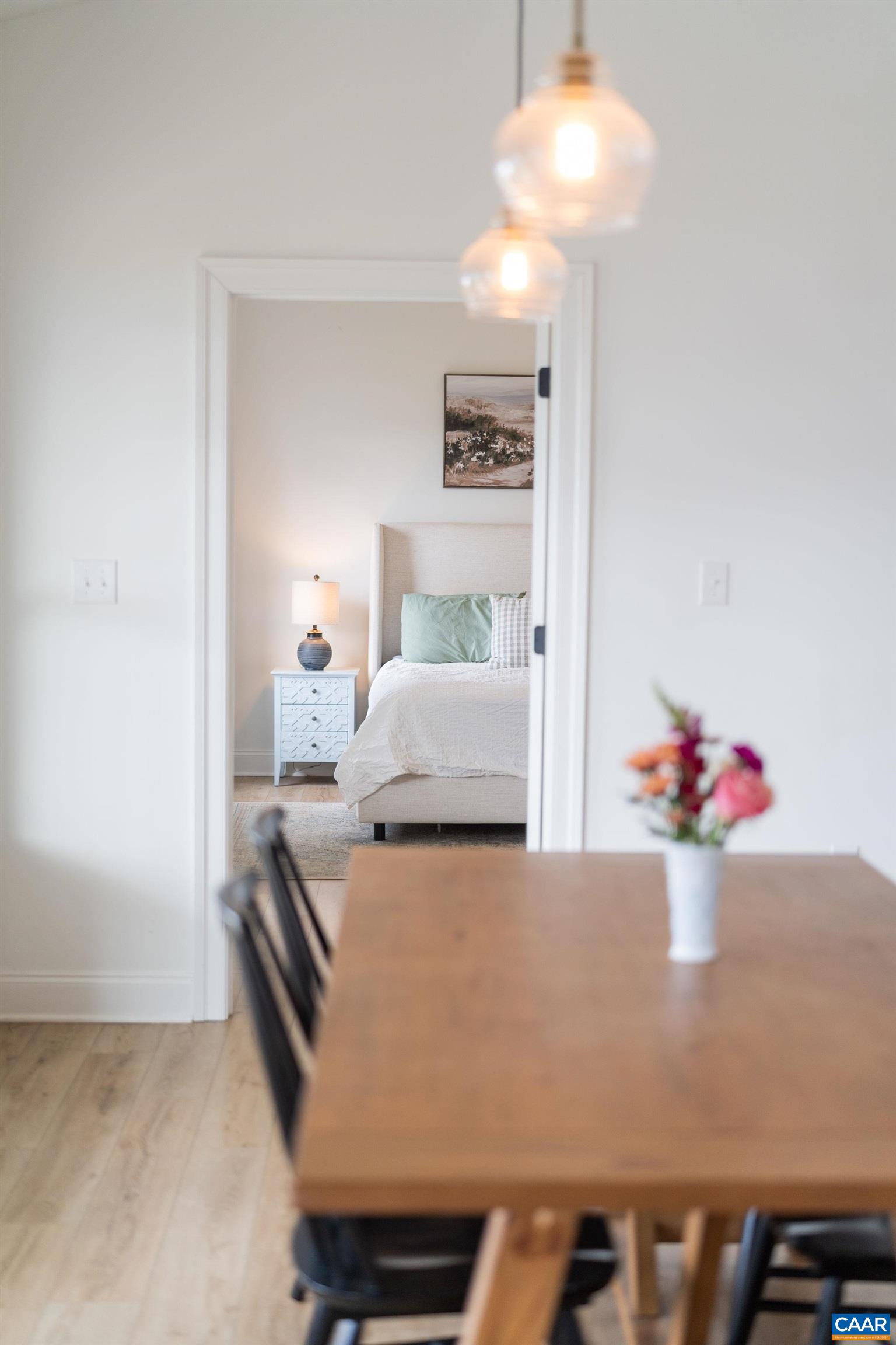 12 LAURA JEAN CT