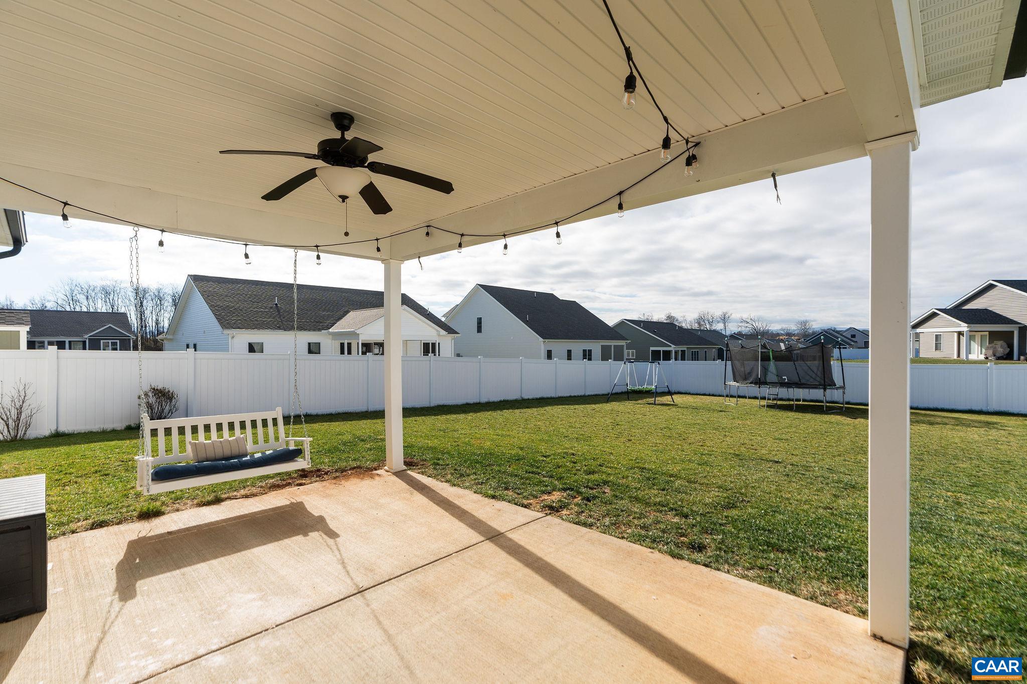 12 LAURA JEAN CT