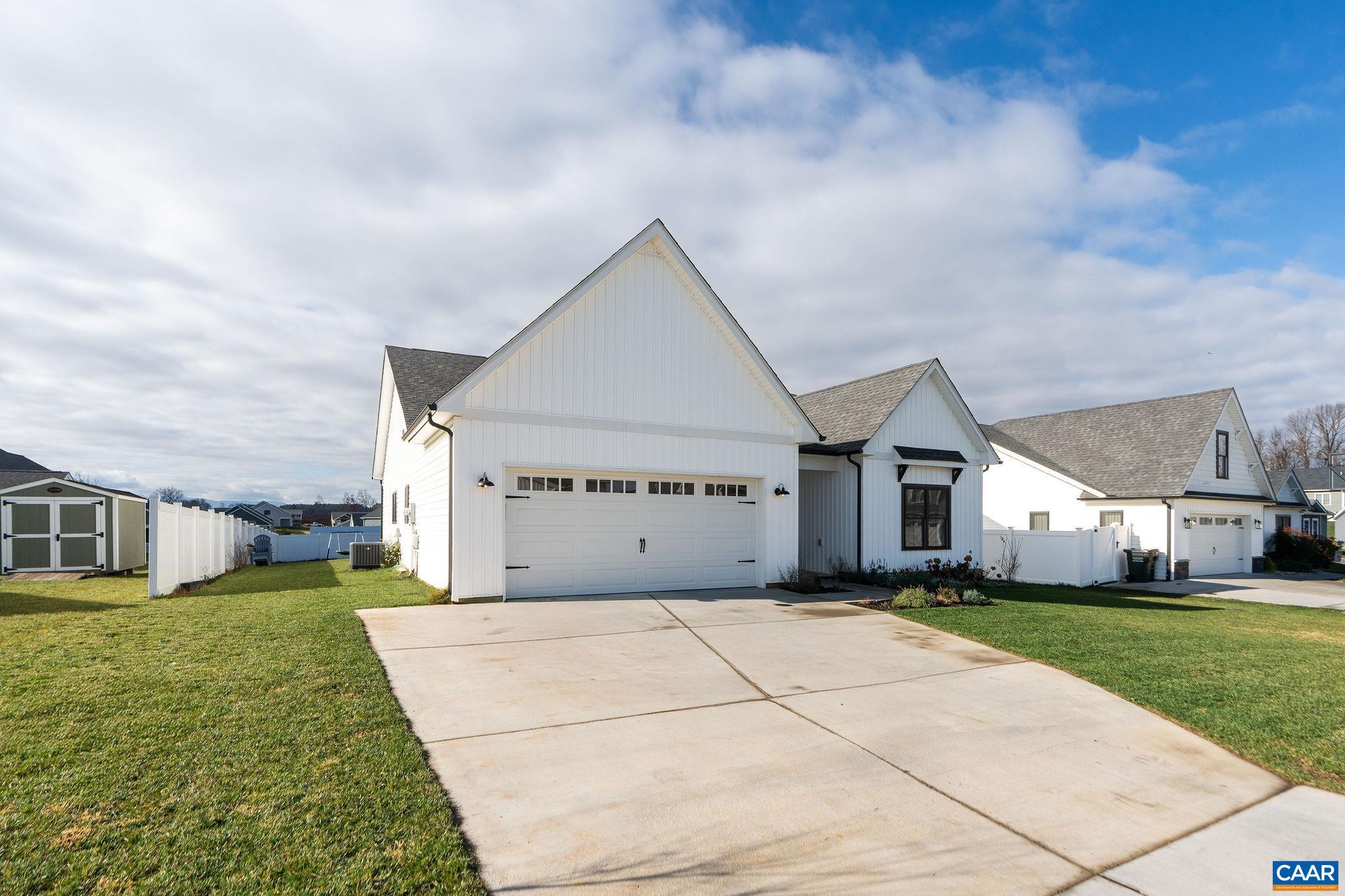 12 LAURA JEAN CT
