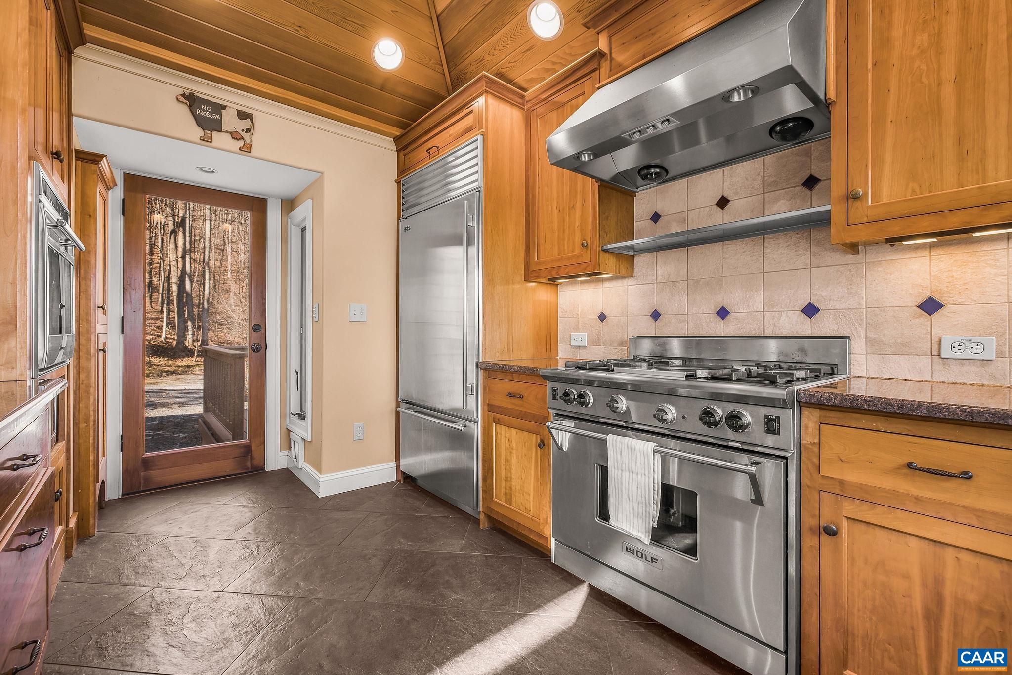 987 RODES FARM DR