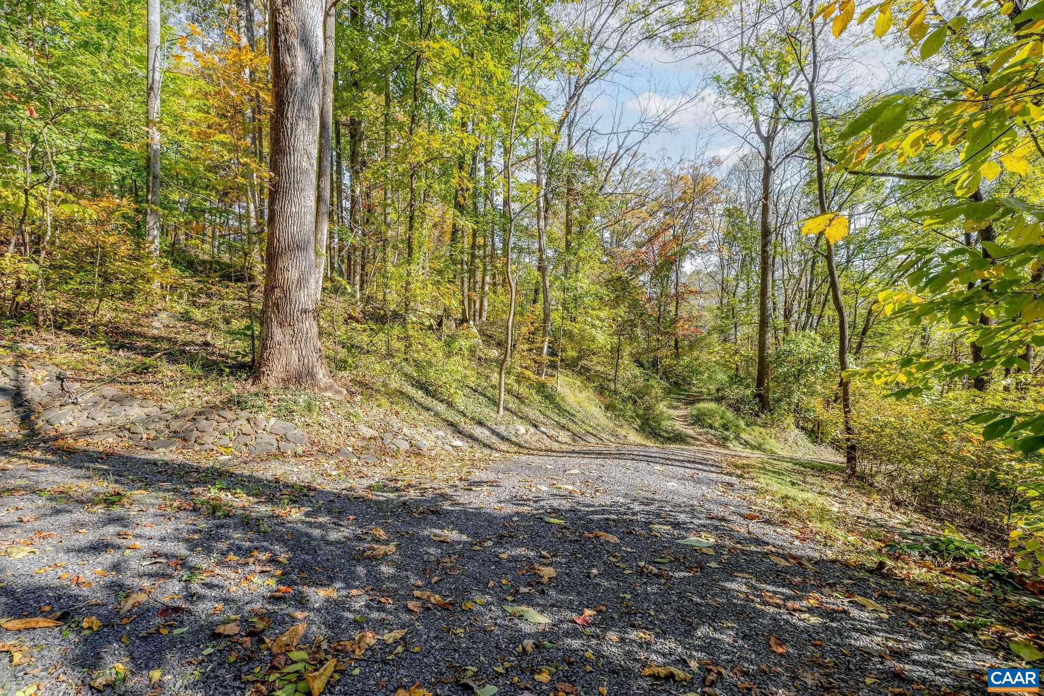 987 RODES FARM DR