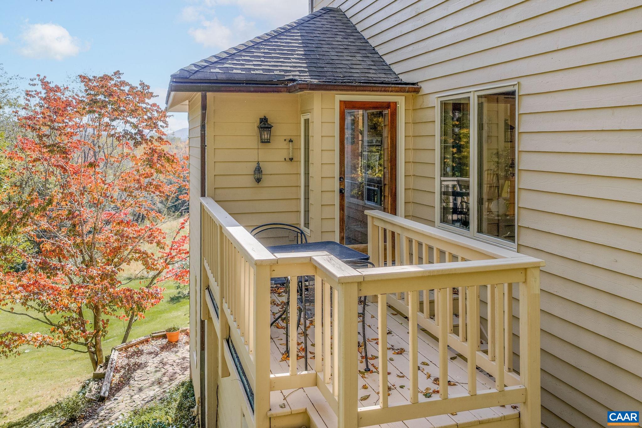 987 RODES FARM DR