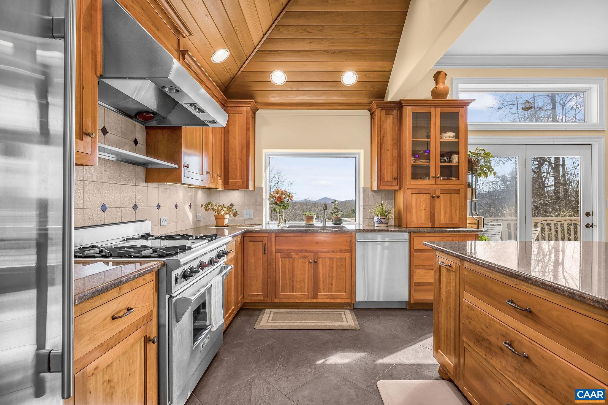 987 RODES FARM DR