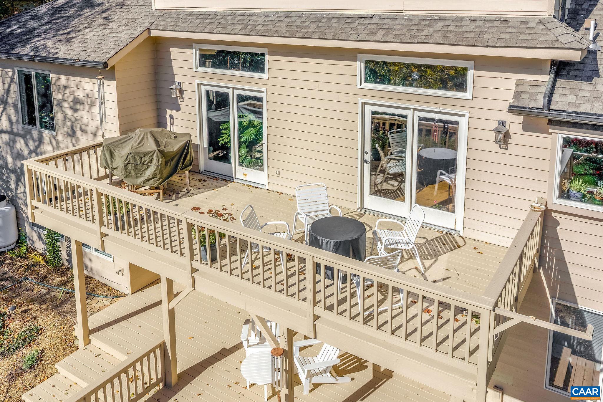 987 RODES FARM DR