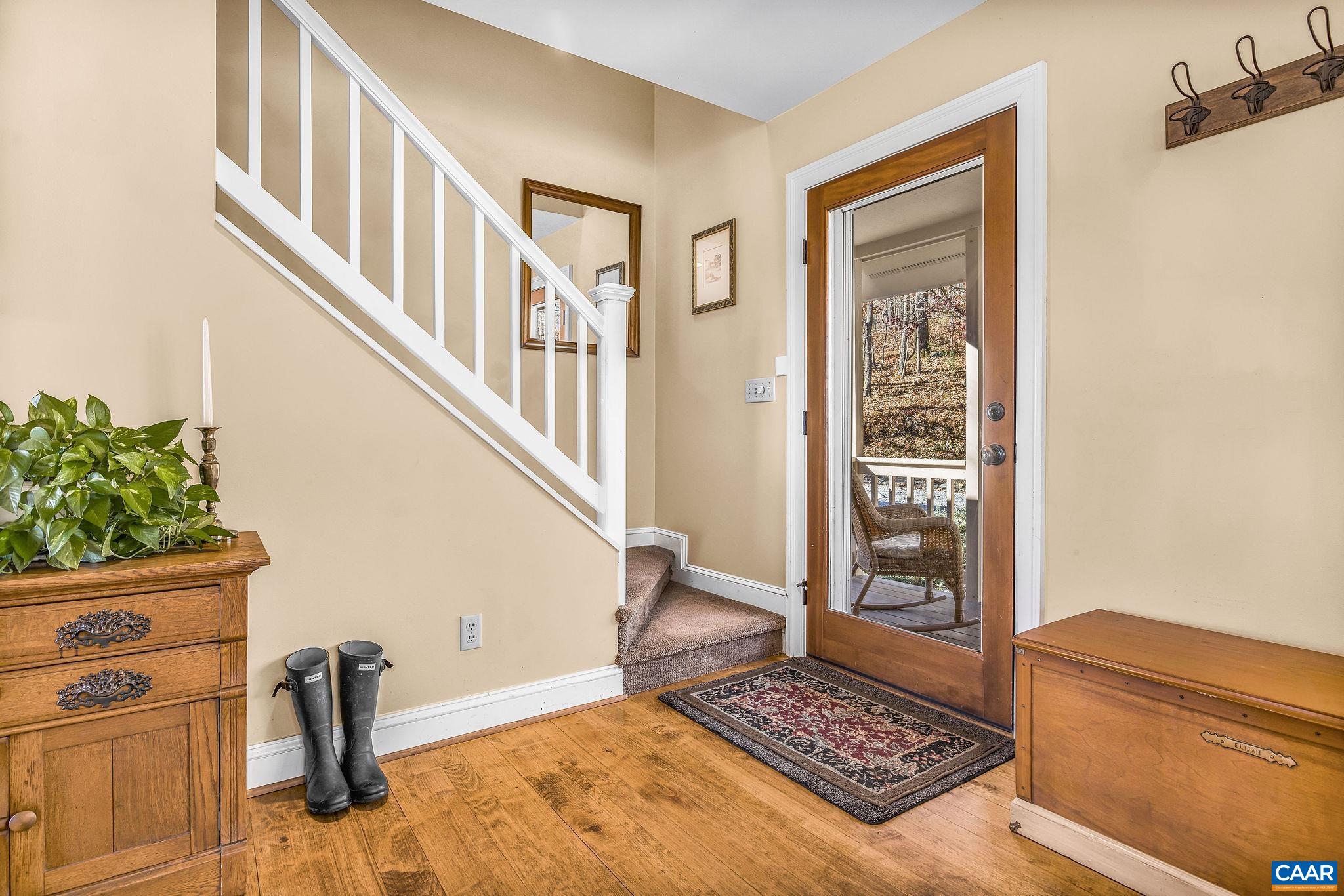 987 RODES FARM DR