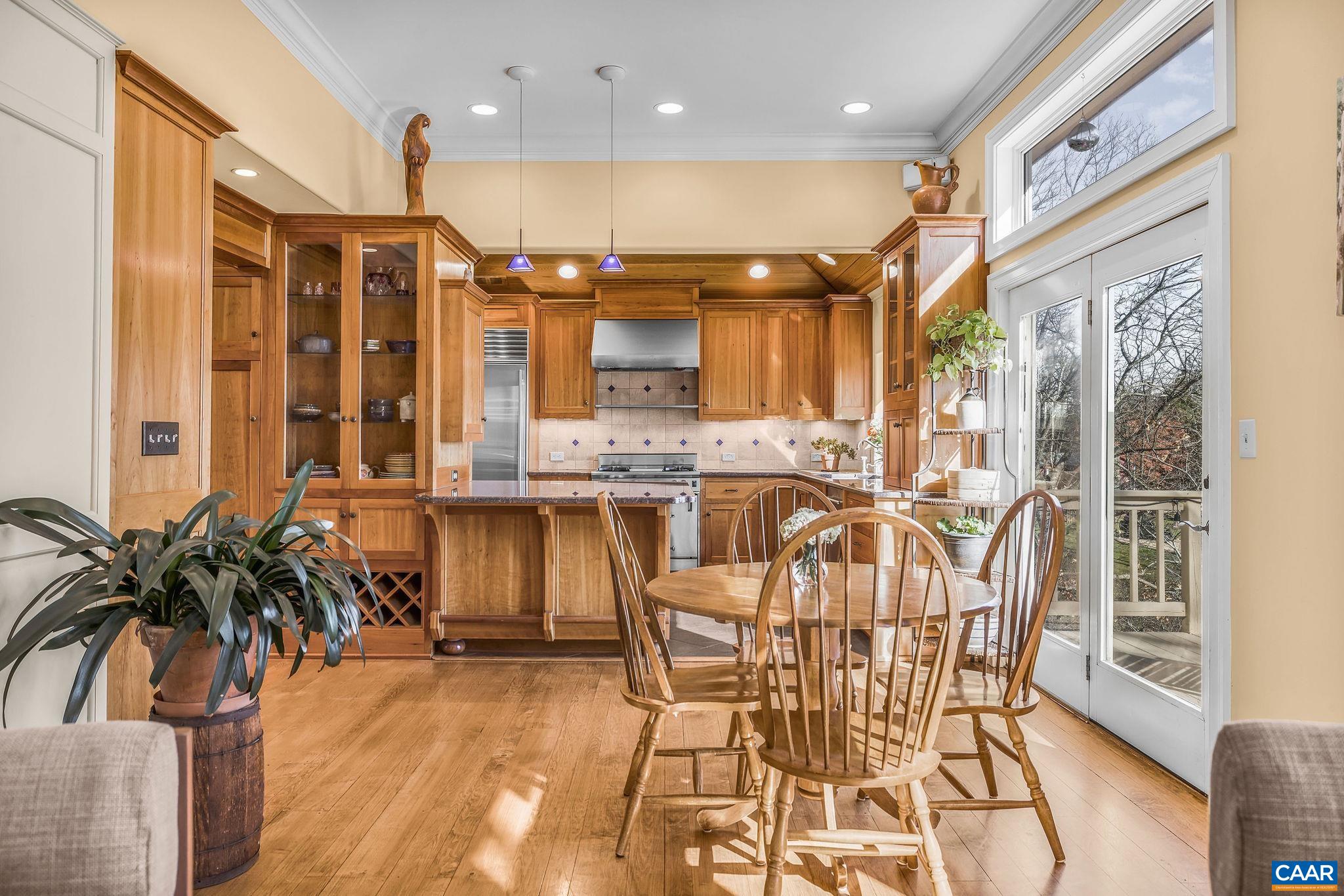 987 RODES FARM DR