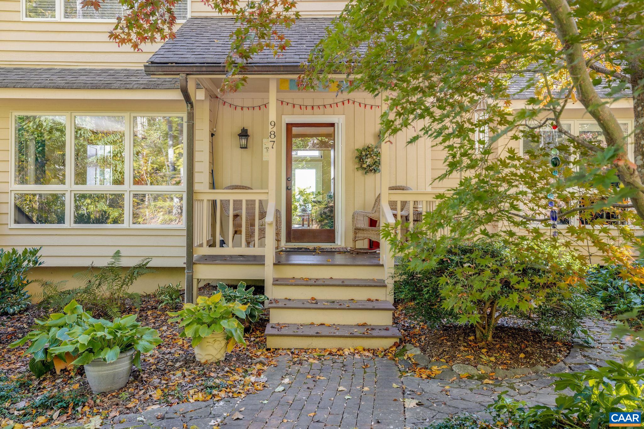 987 RODES FARM DR