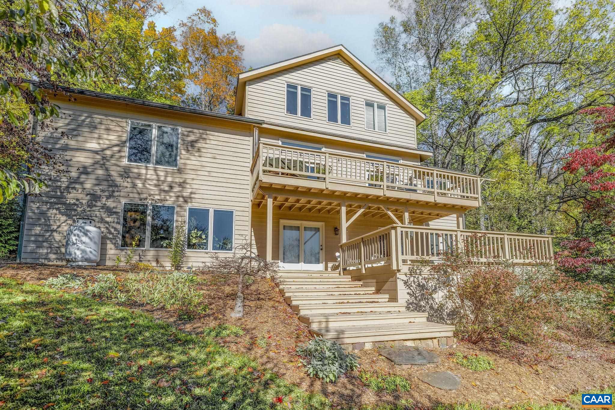 987 RODES FARM DR