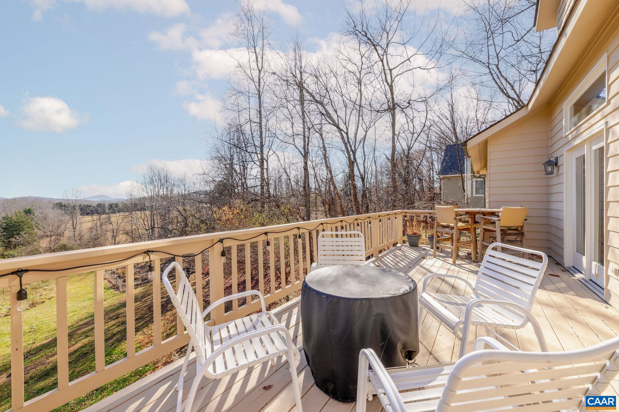 987 RODES FARM DR