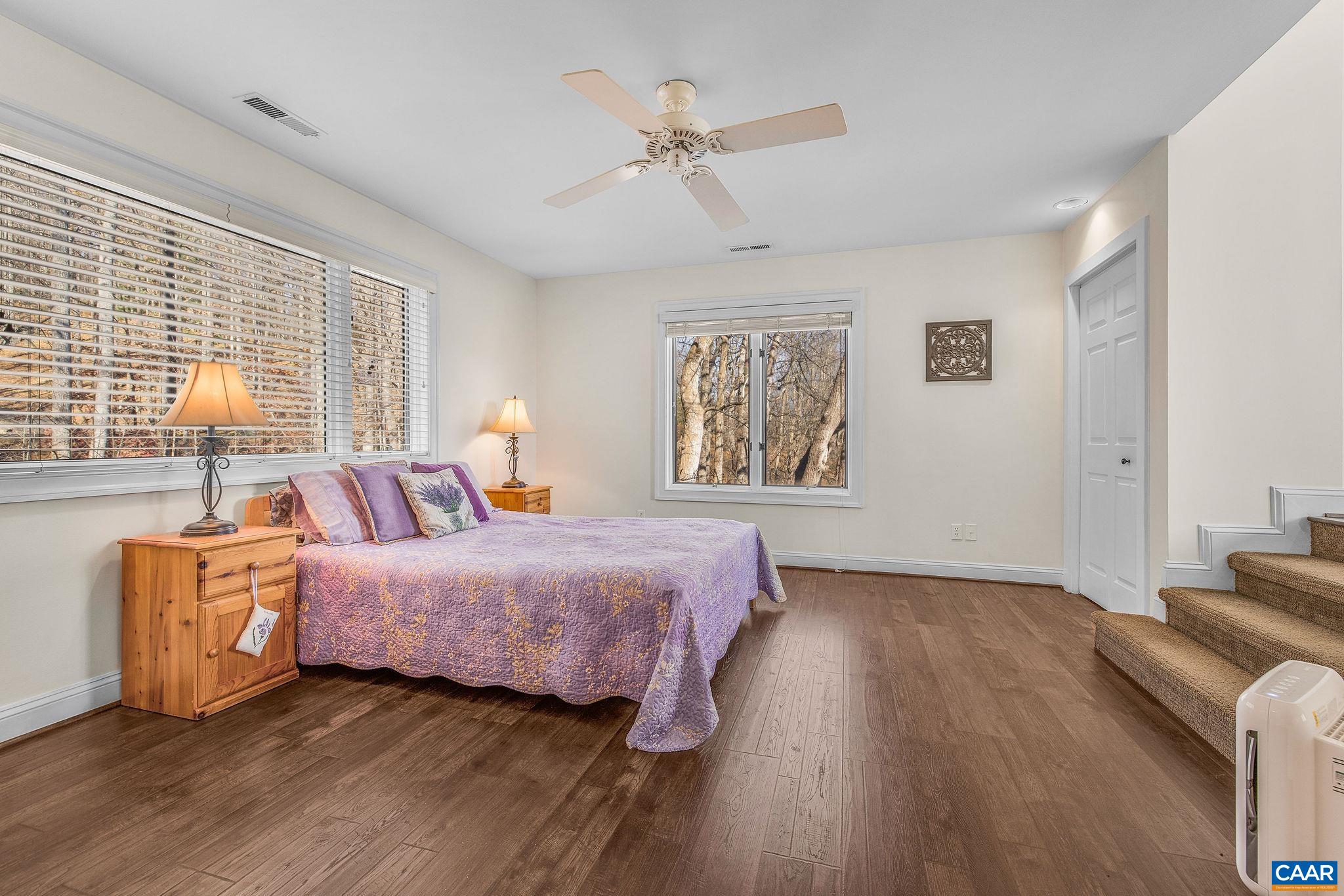 987 RODES FARM DR