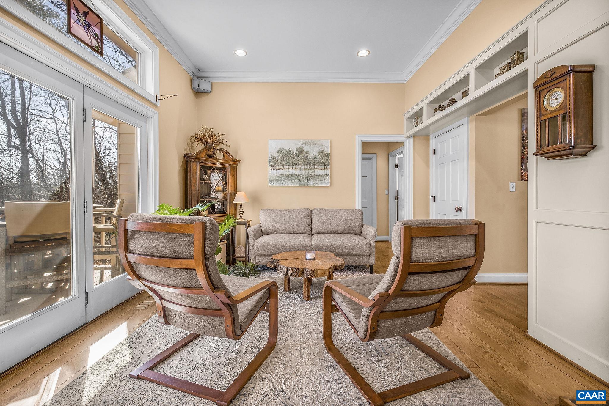 987 RODES FARM DR