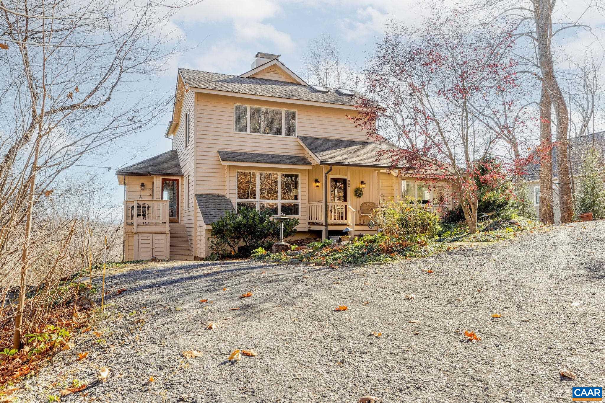 987 RODES FARM DR