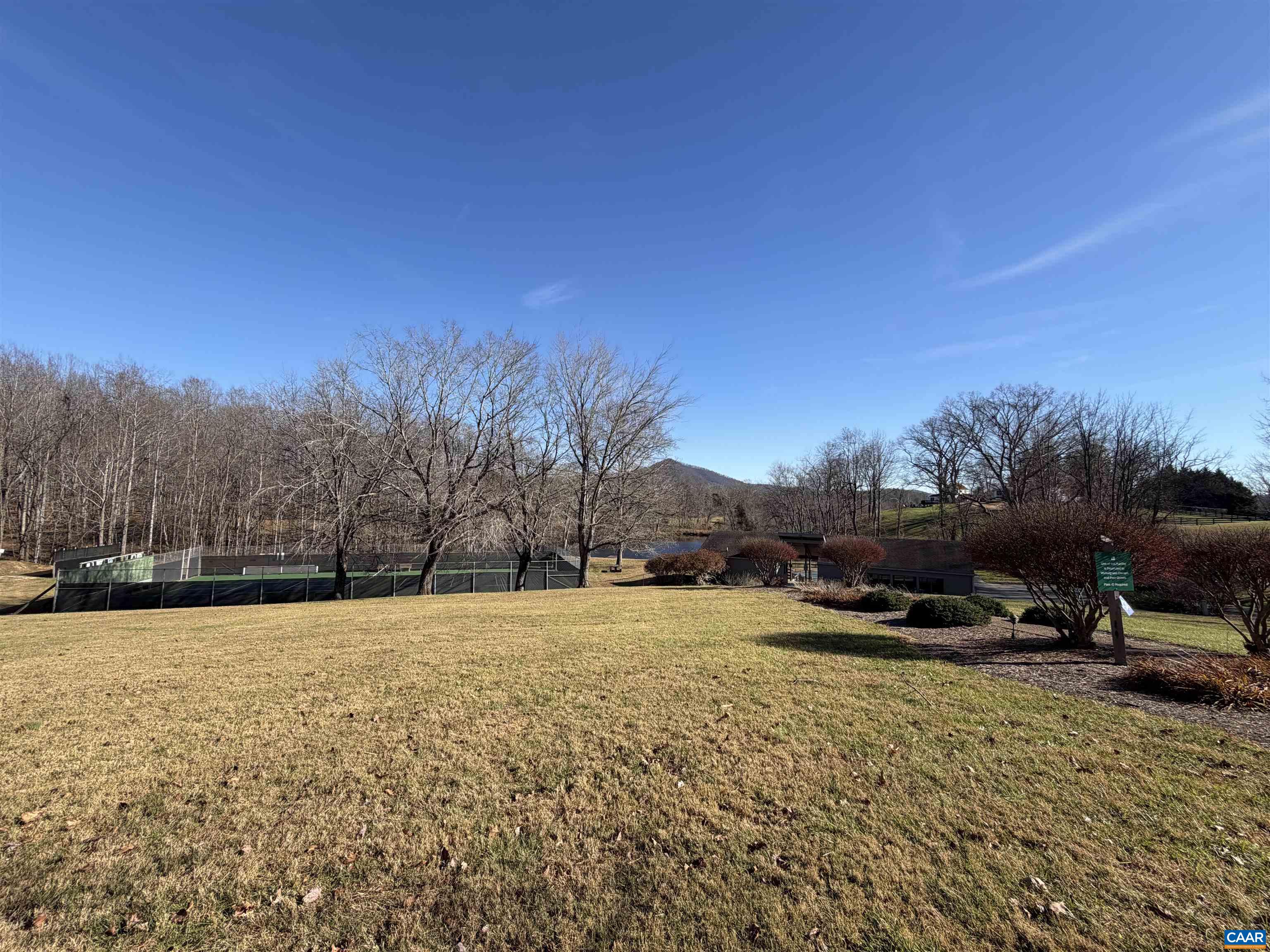 987 RODES FARM DR