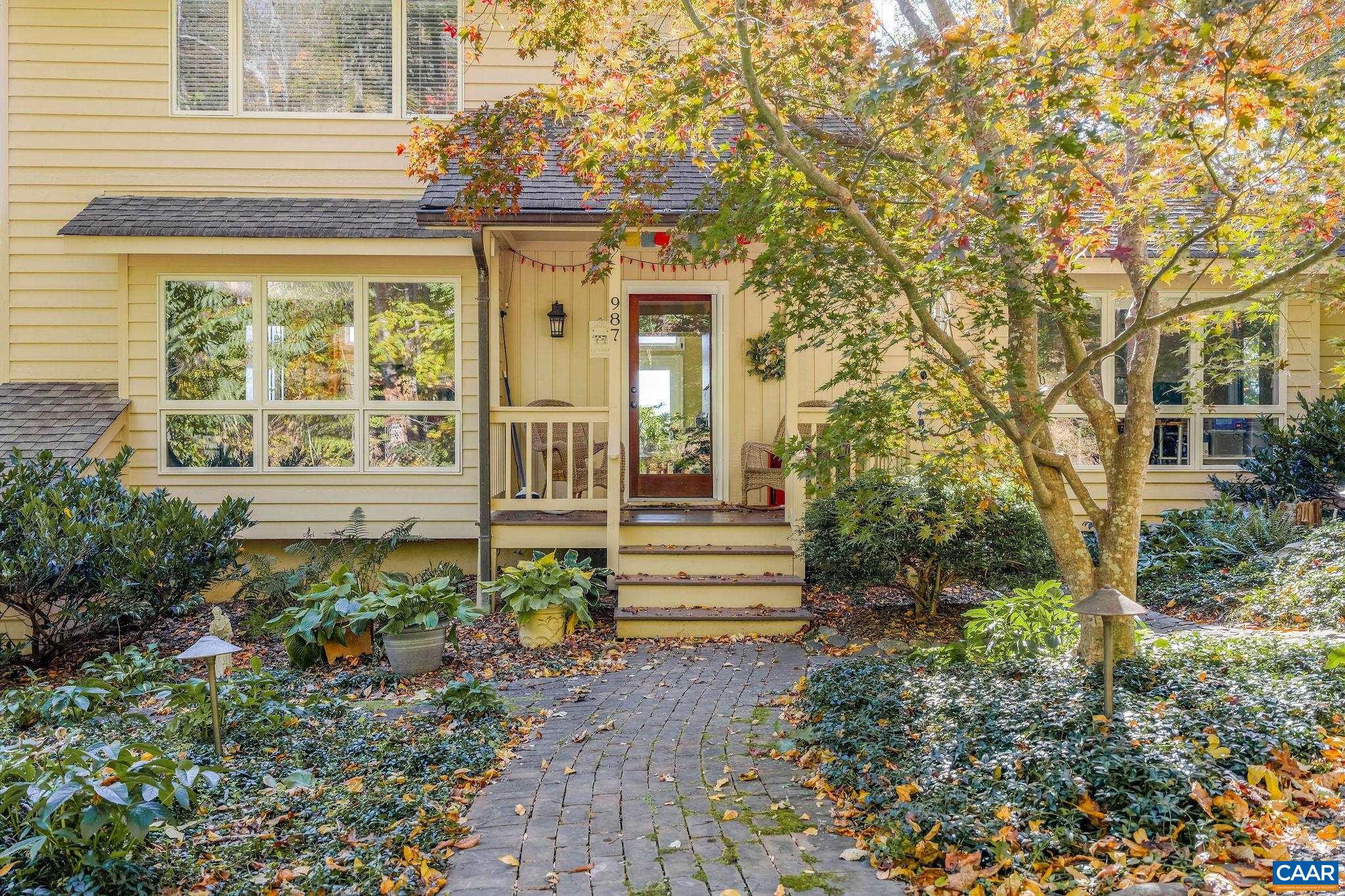 987 RODES FARM DR