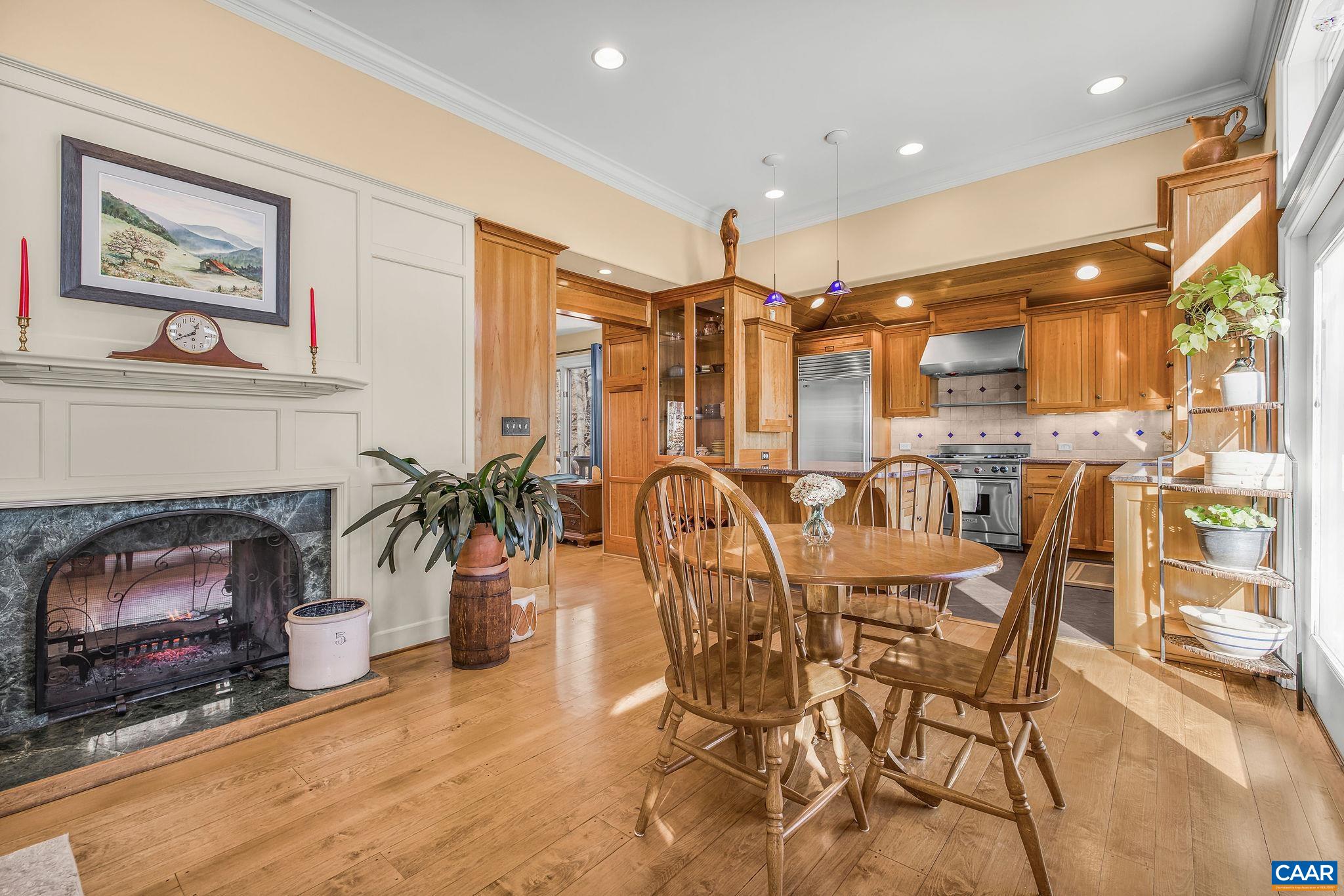 987 RODES FARM DR