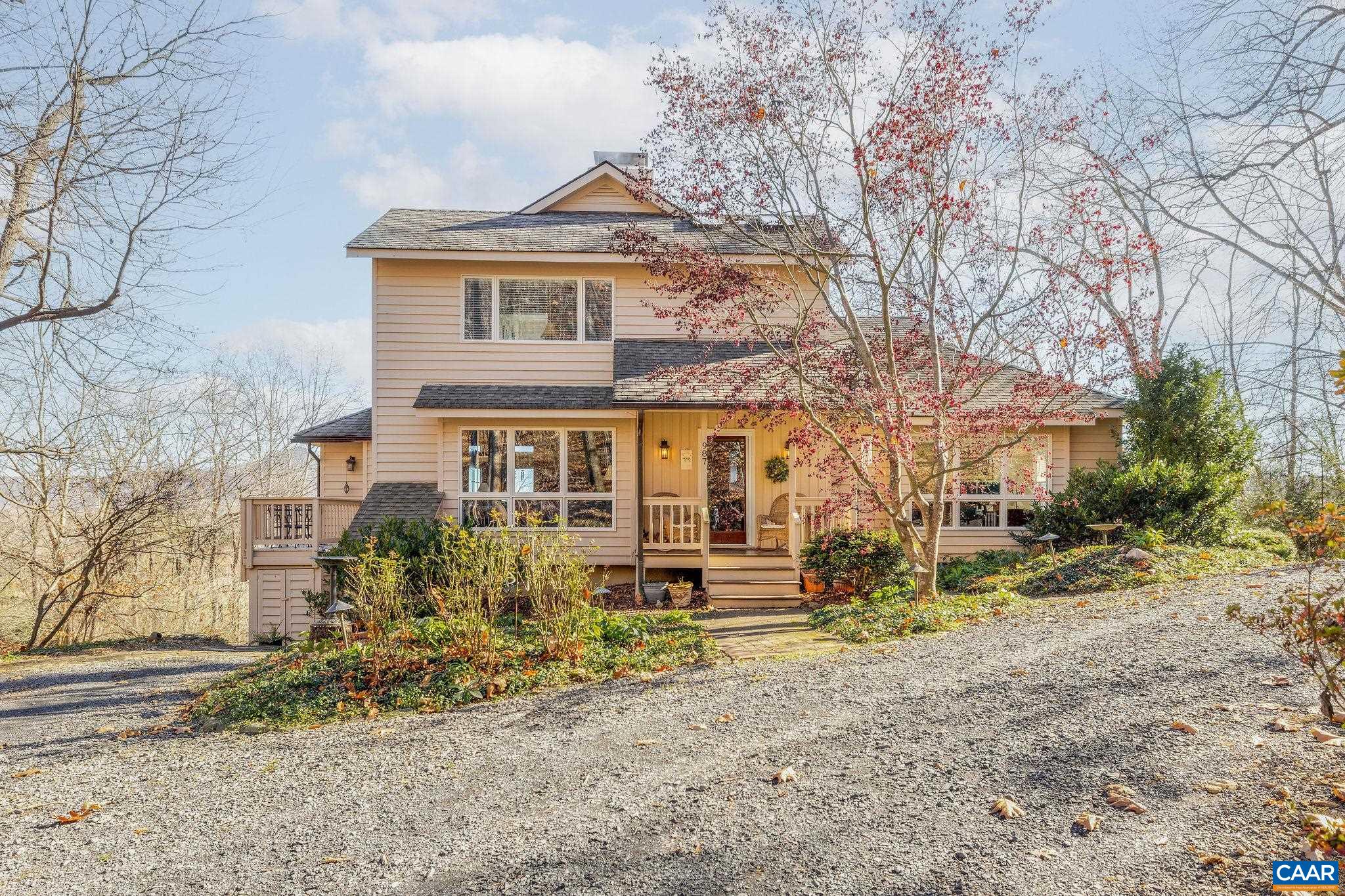 987 RODES FARM DR