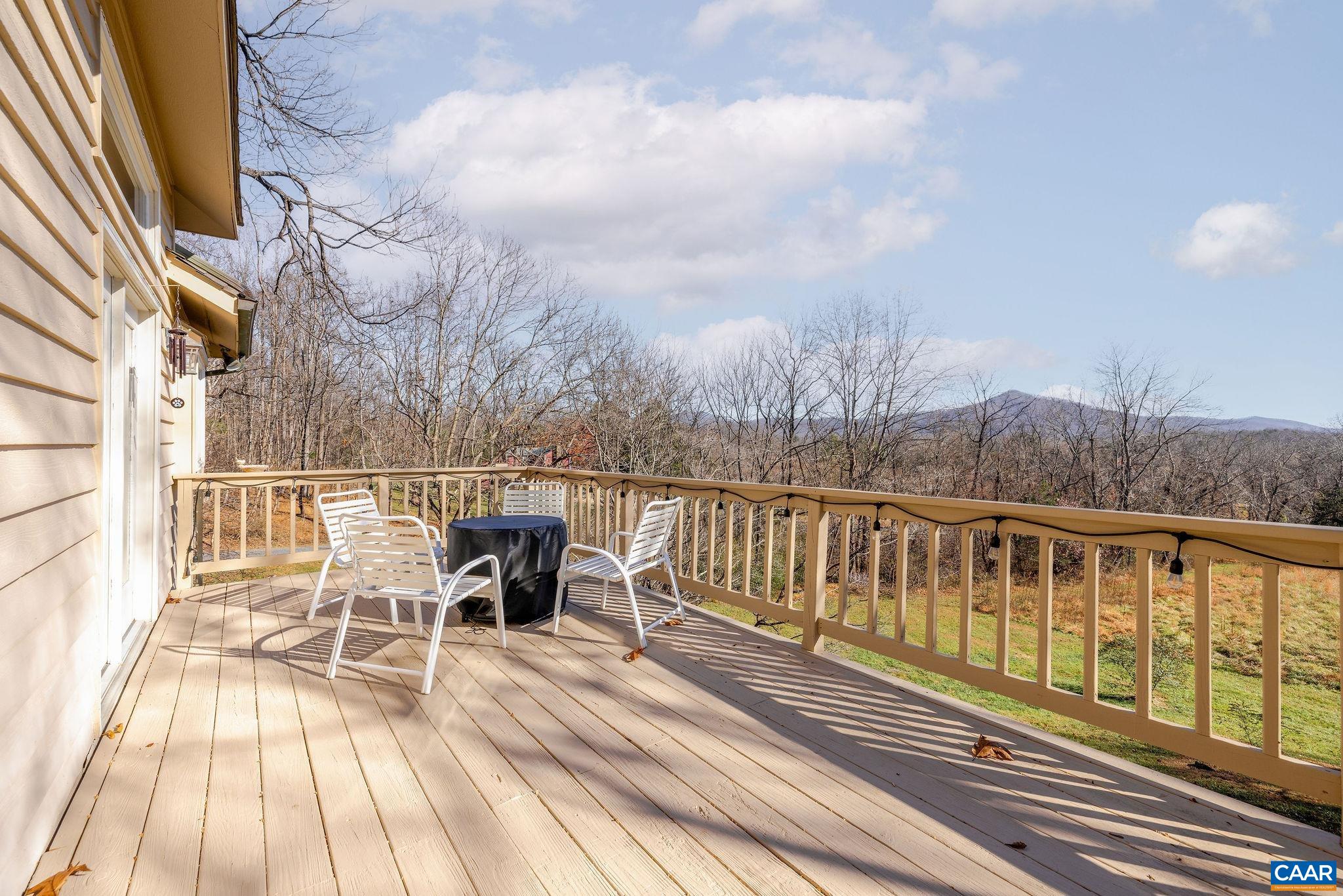 987 RODES FARM DR