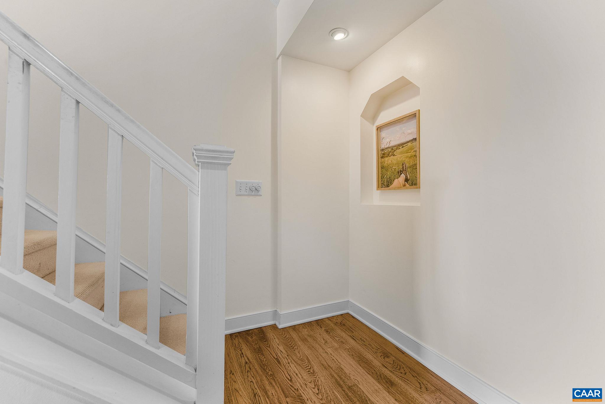 987 RODES FARM DR